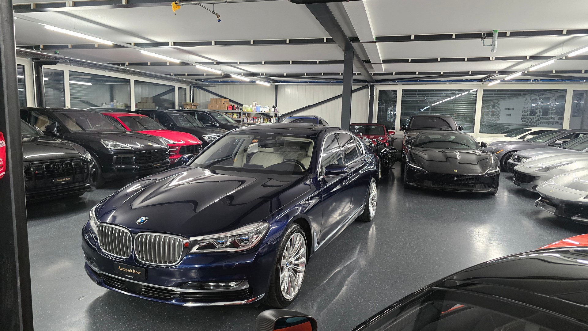 BMW 750i INDIVIDUAL xDrive Steptronic-image-11