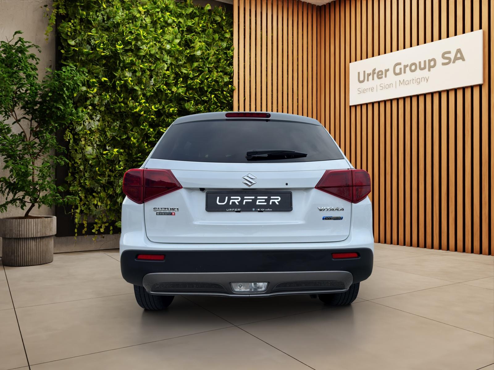 SUZUKI Vitara 1.5 Hybrid Compact + 4x4 AGS-image-3
