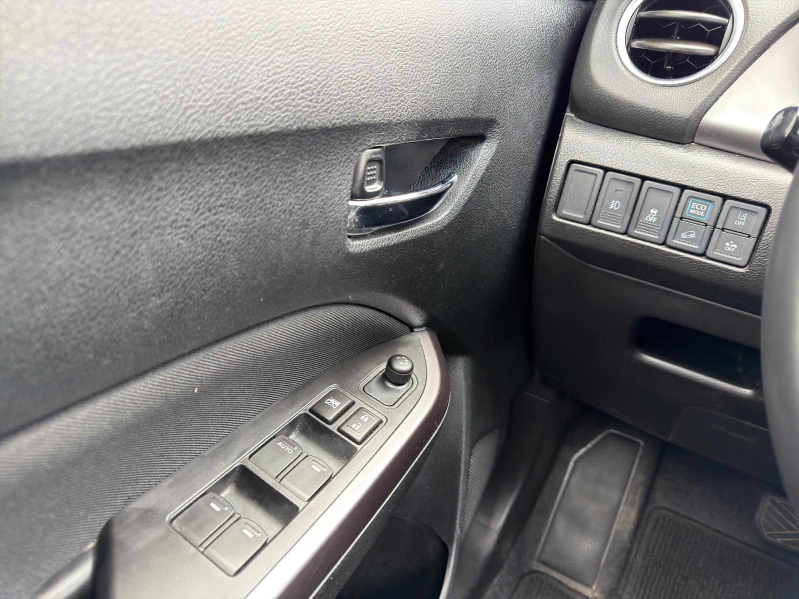 SUZUKI Vitara 1.5 Hybrid Compact + 4x4 AGS-image-15