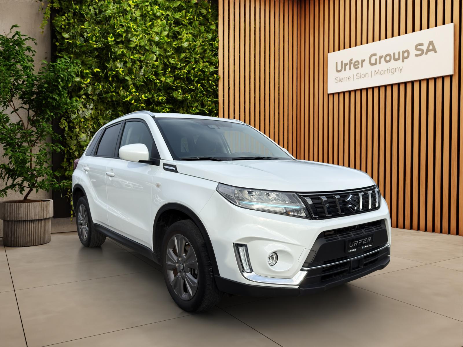 SUZUKI Vitara 1.5 Hybrid Compact + 4x4 AGS-image-5