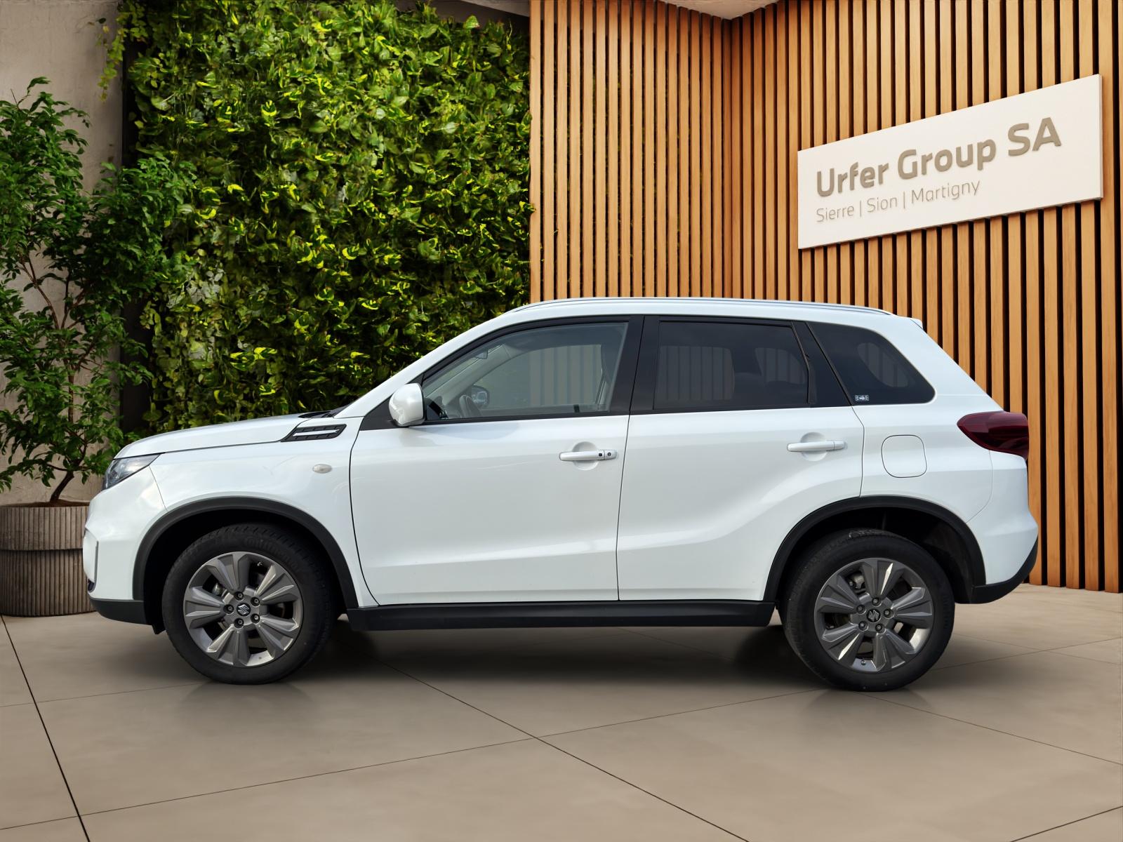 SUZUKI Vitara 1.5 Hybrid Compact + 4x4 AGS-image-1