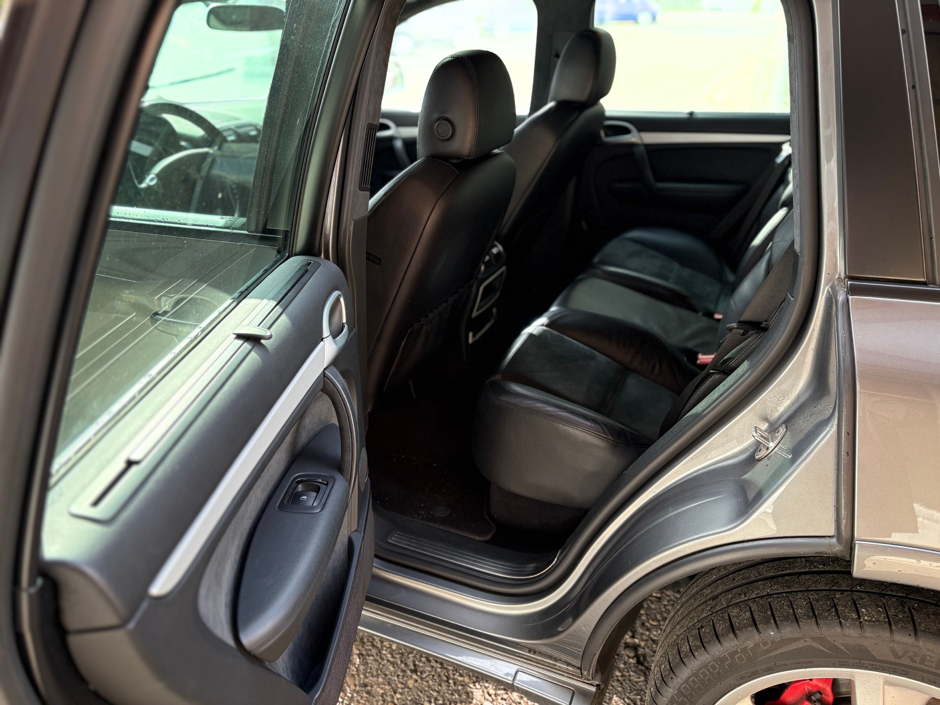 PORSCHE Cayenne GTS Tiptronic-image-14