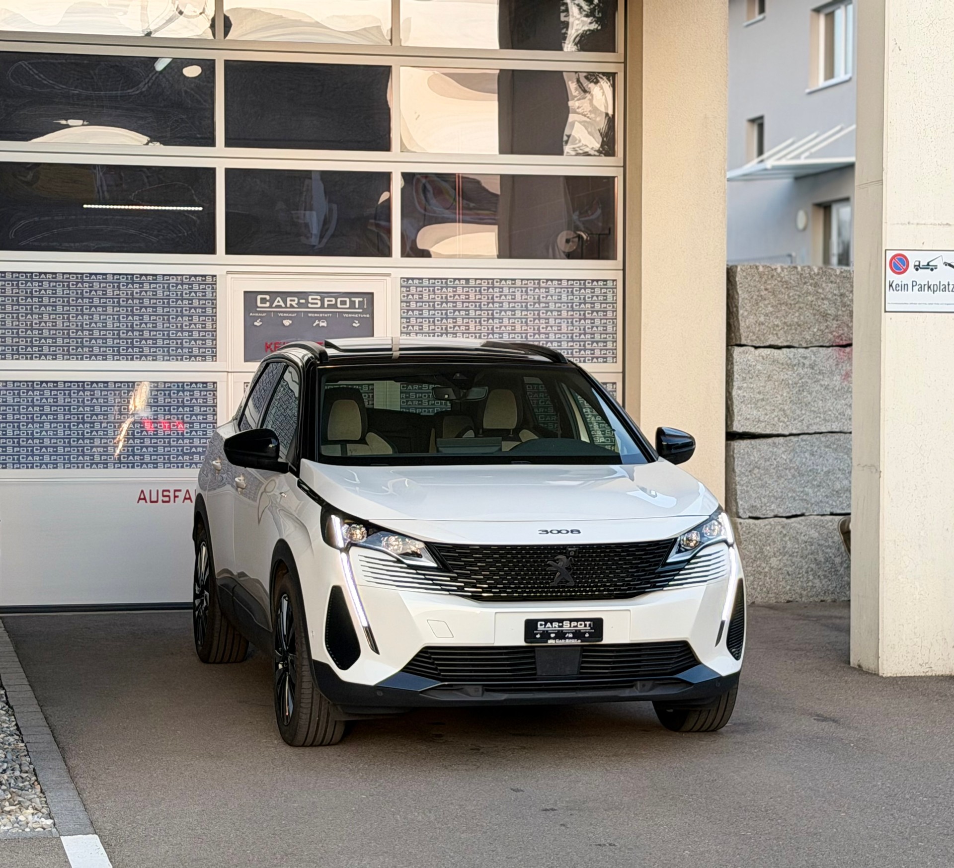 PEUGEOT 3008 300e Hybrid4 GT Pack EAT8-showroom-element-2
