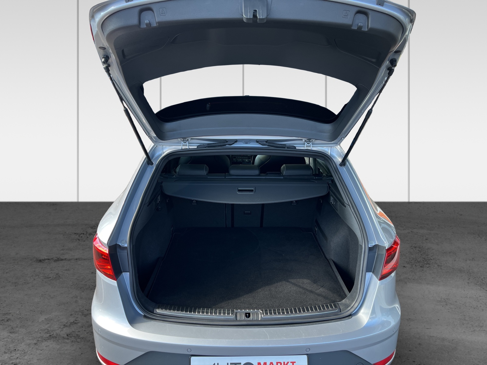SEAT Leon ST 2.0 TSI Cupra 300 4 Drive DSG-image-12