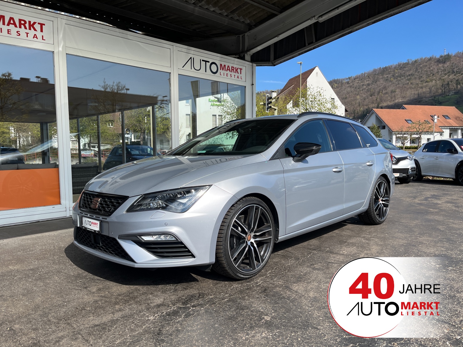 SEAT Leon ST 2.0 TSI Cupra 300 4 Drive DSG-image-0