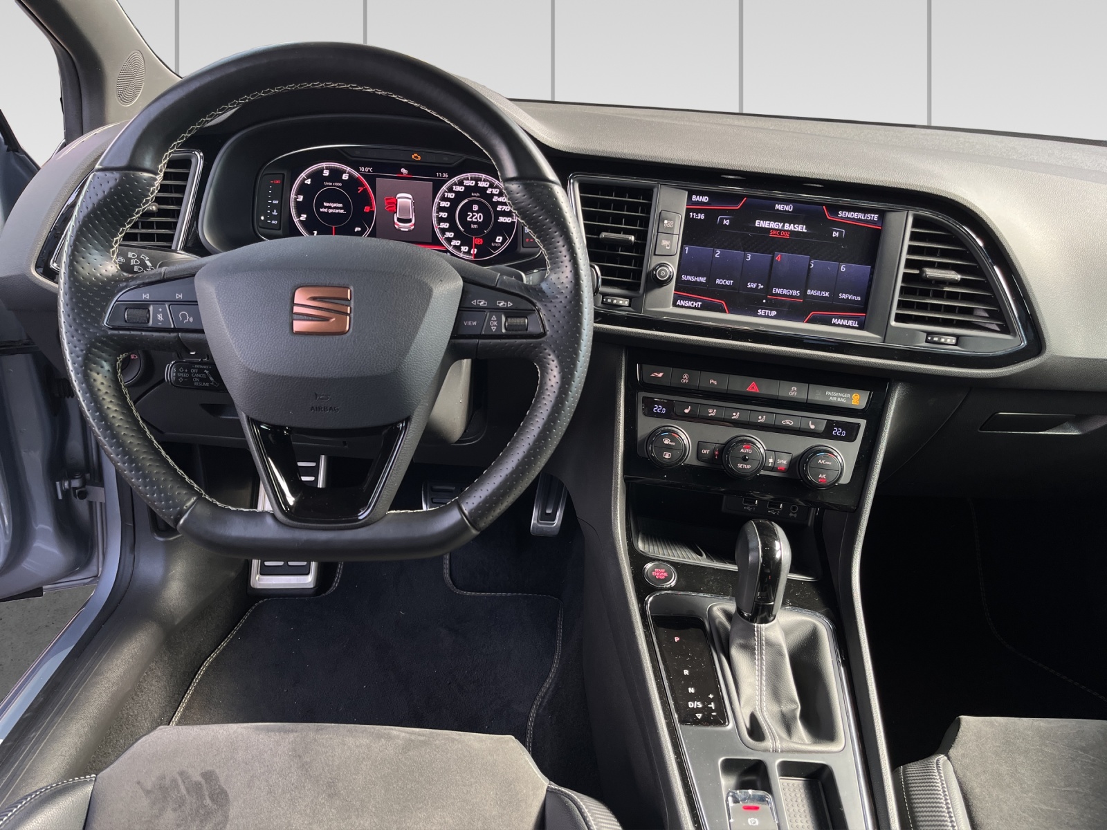 SEAT Leon ST 2.0 TSI Cupra 300 4 Drive DSG-image-8
