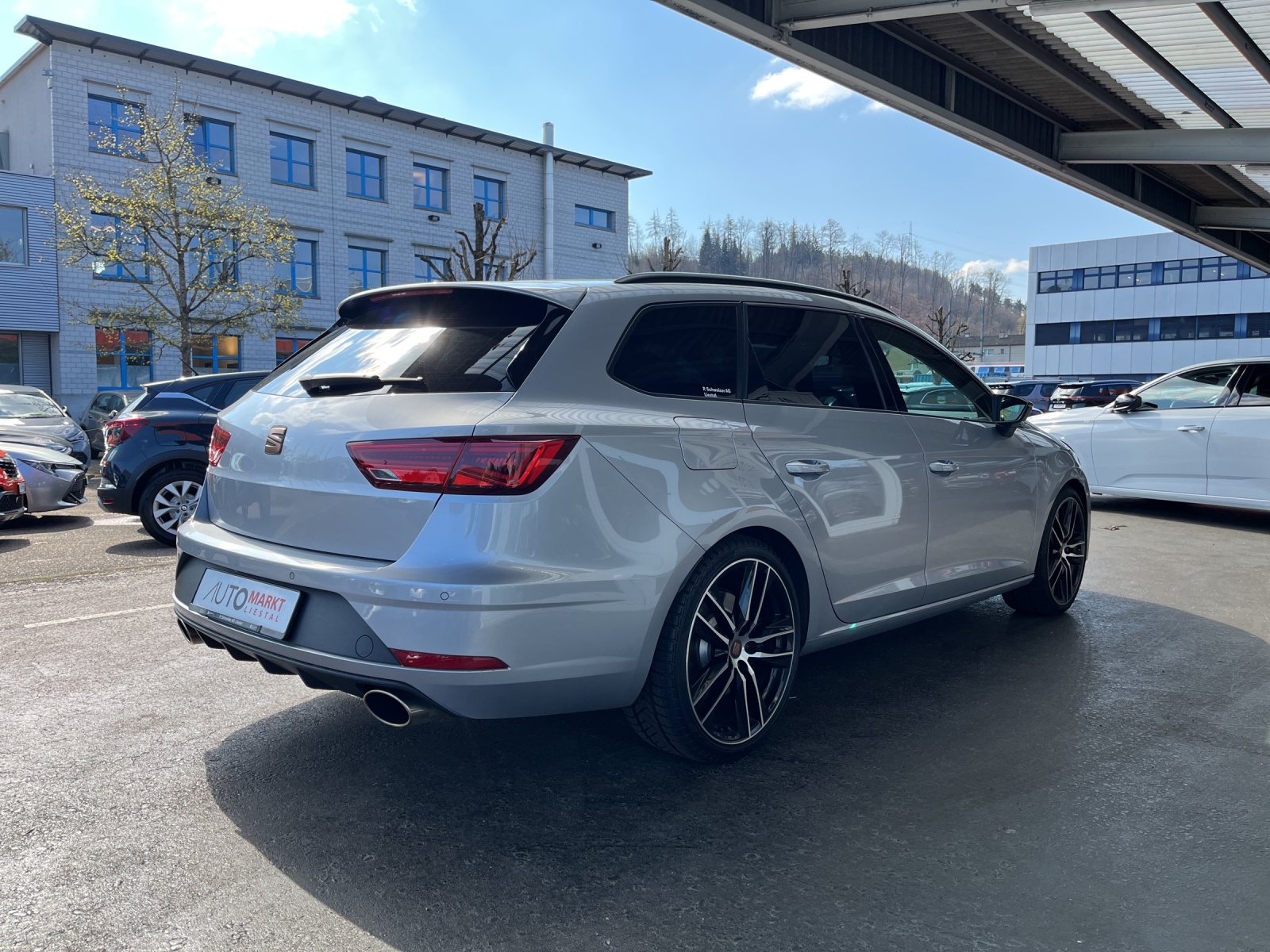 SEAT Leon ST 2.0 TSI Cupra 300 4 Drive DSG-image-4