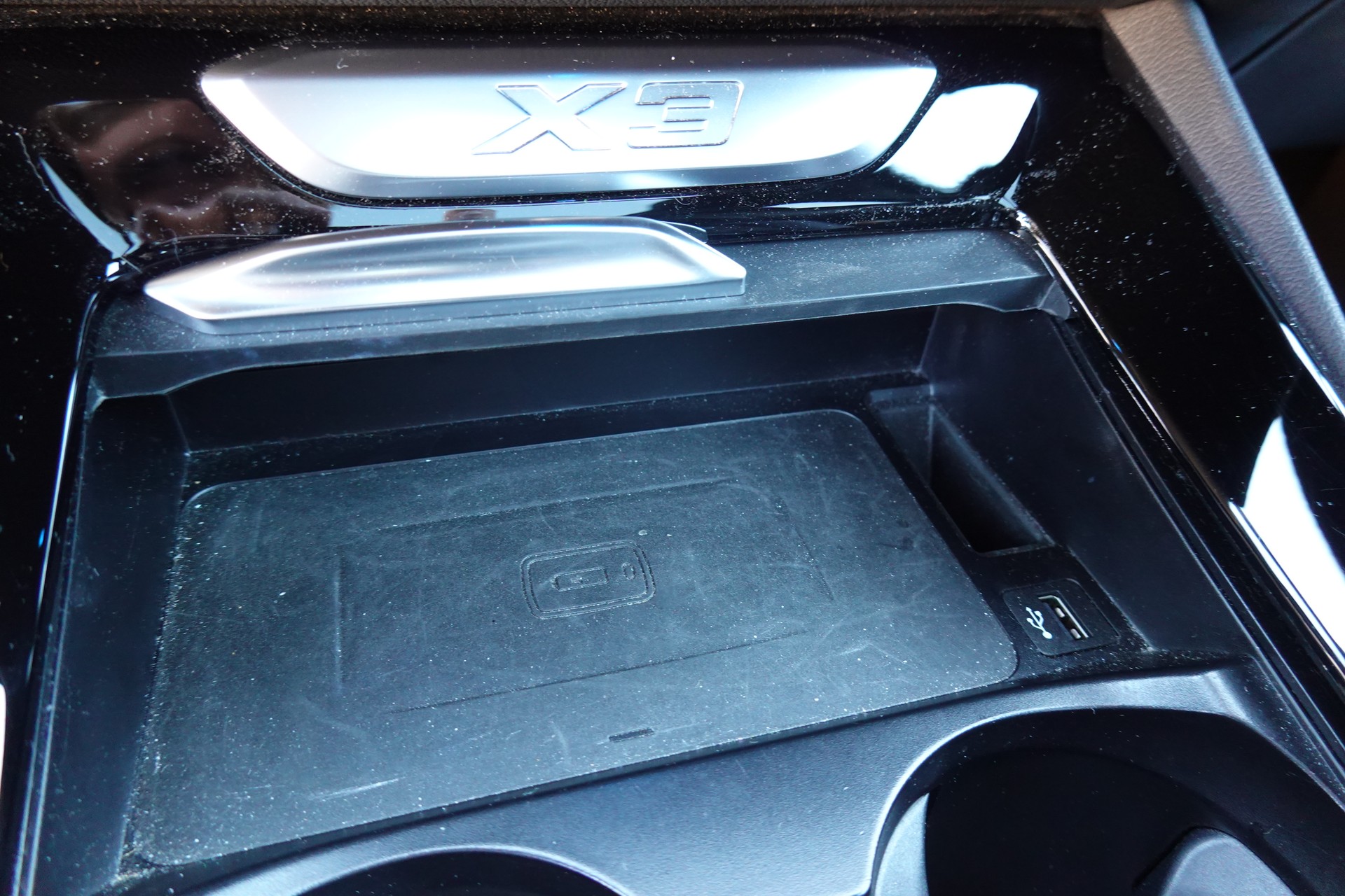 BMW X3 xDrive 30e M Sport - "CH Auto * Harman Kardon * Caméra + Capteurs * Roues 20'* Sieges M * Toit Ouvrant"-image-23