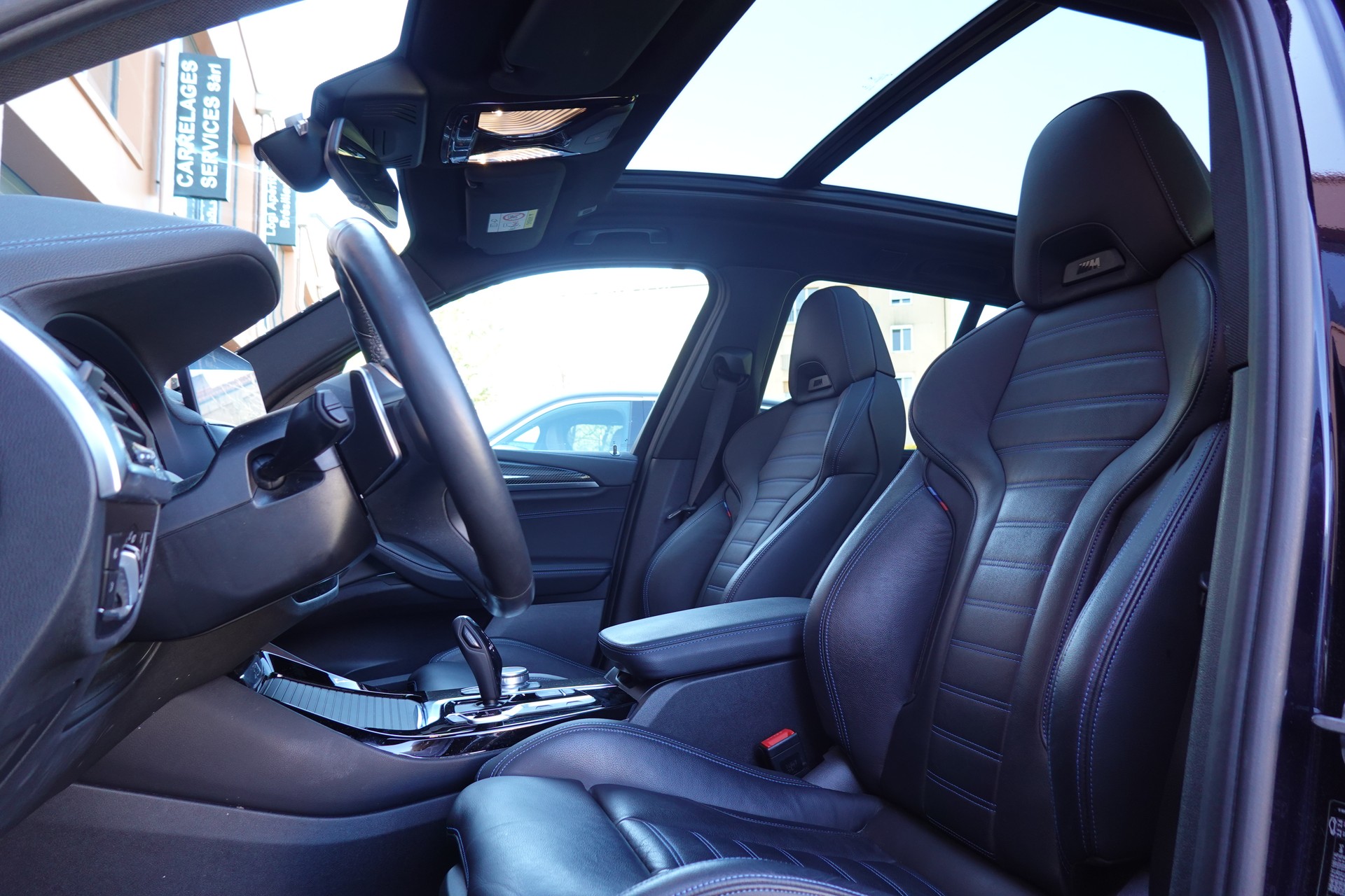 BMW X3 xDrive 30e M Sport - "CH Auto * Harman Kardon * Caméra + Capteurs * Roues 20'* Sieges M * Toit Ouvrant"-image-27