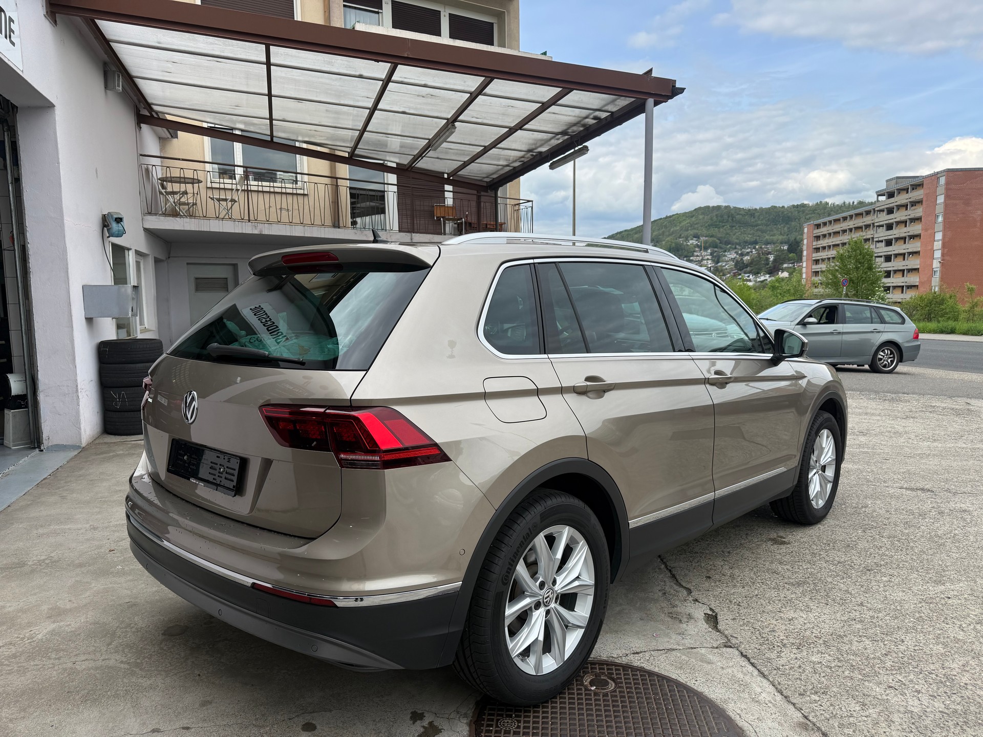 VW Tiguan 2.0TSI Comfortline 4Motion DSG-image-2