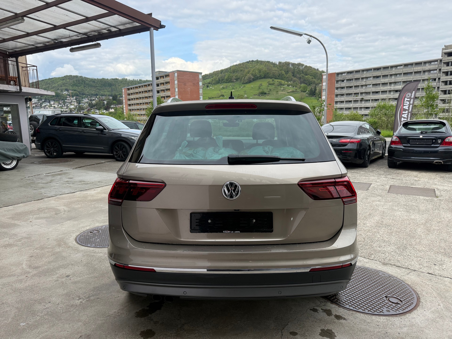 VW Tiguan 2.0TSI Comfortline 4Motion DSG-image-3
