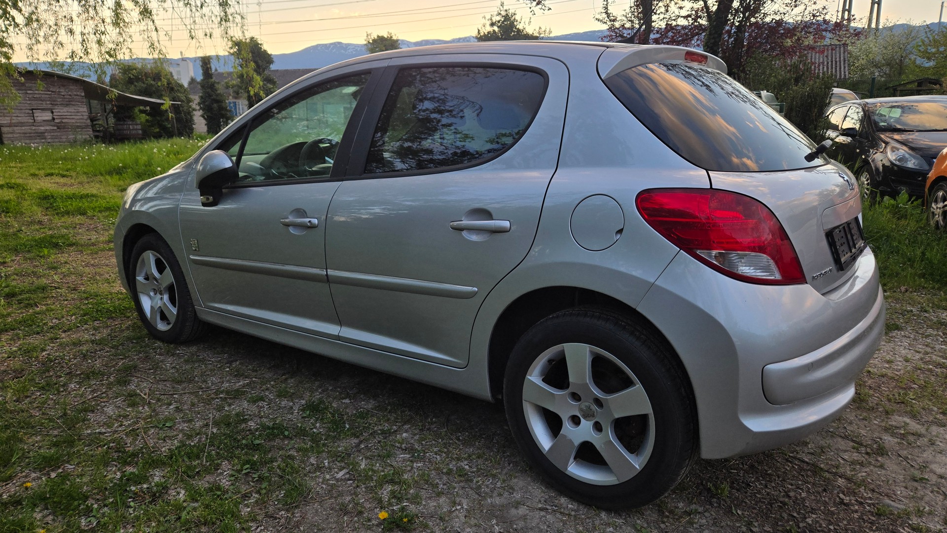 PEUGEOT 207 1.6 16V Sport Automatic-image-4