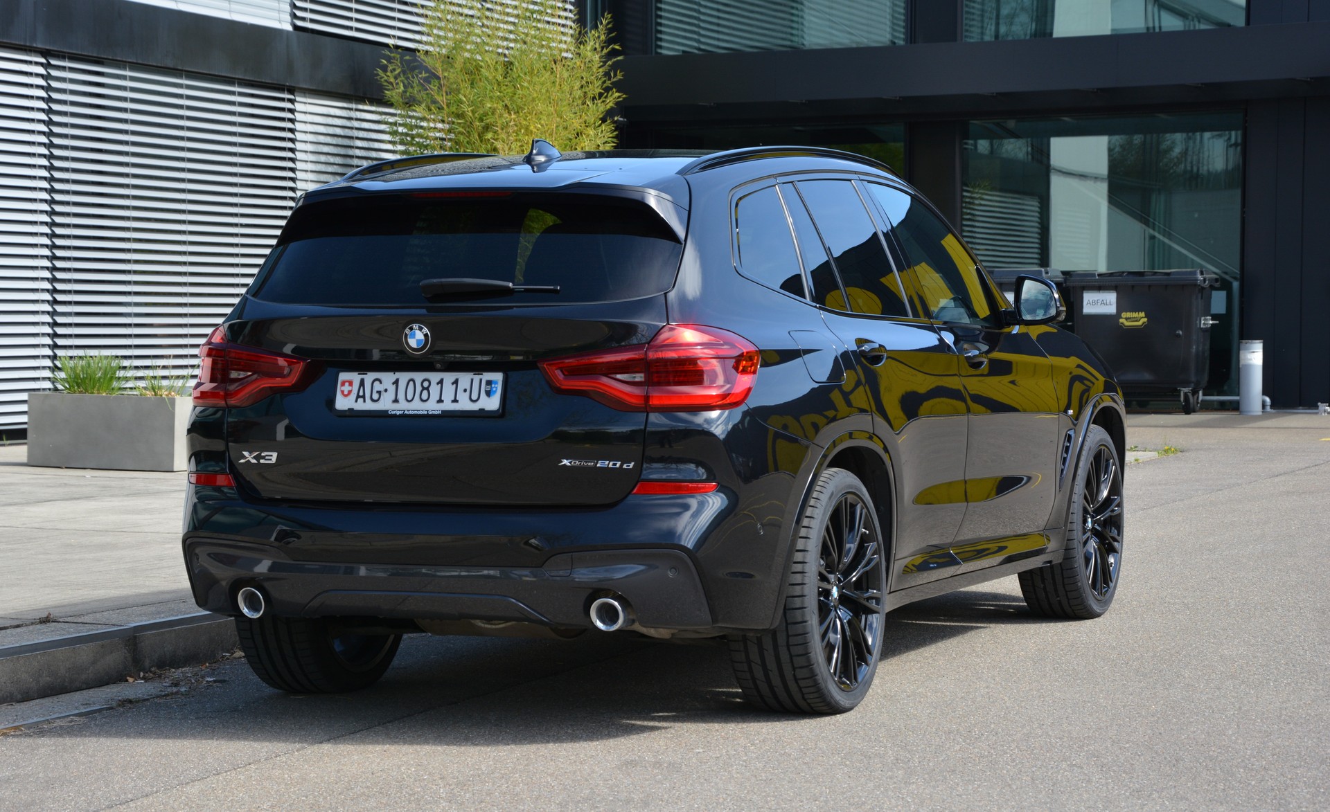 BMW X3 xDrive 20d Individual M Sport Steptronic-image-2