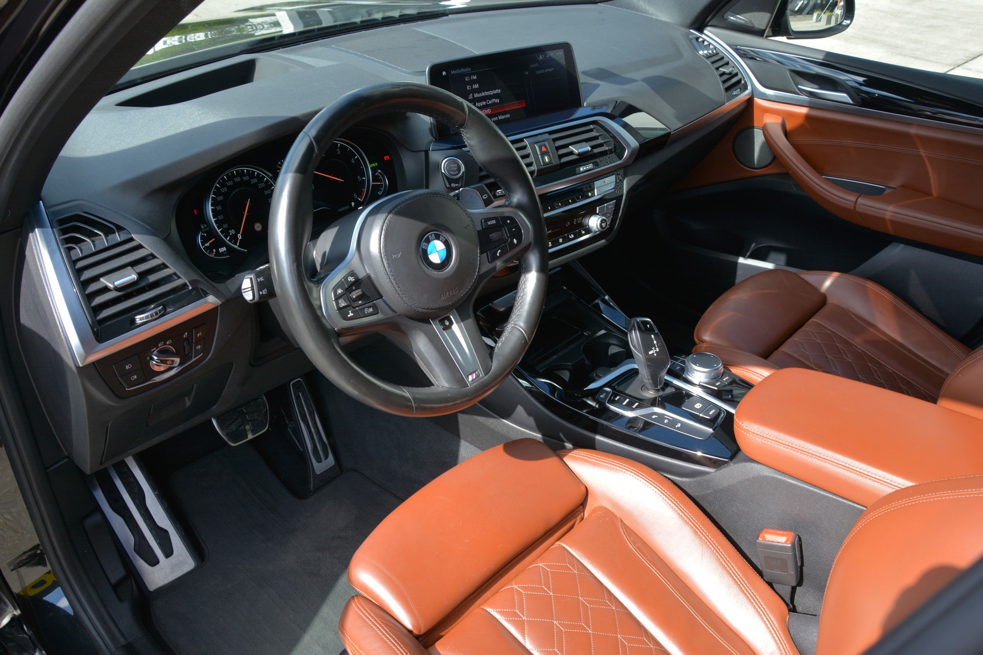BMW X3 xDrive 20d Individual M Sport Steptronic-image-9