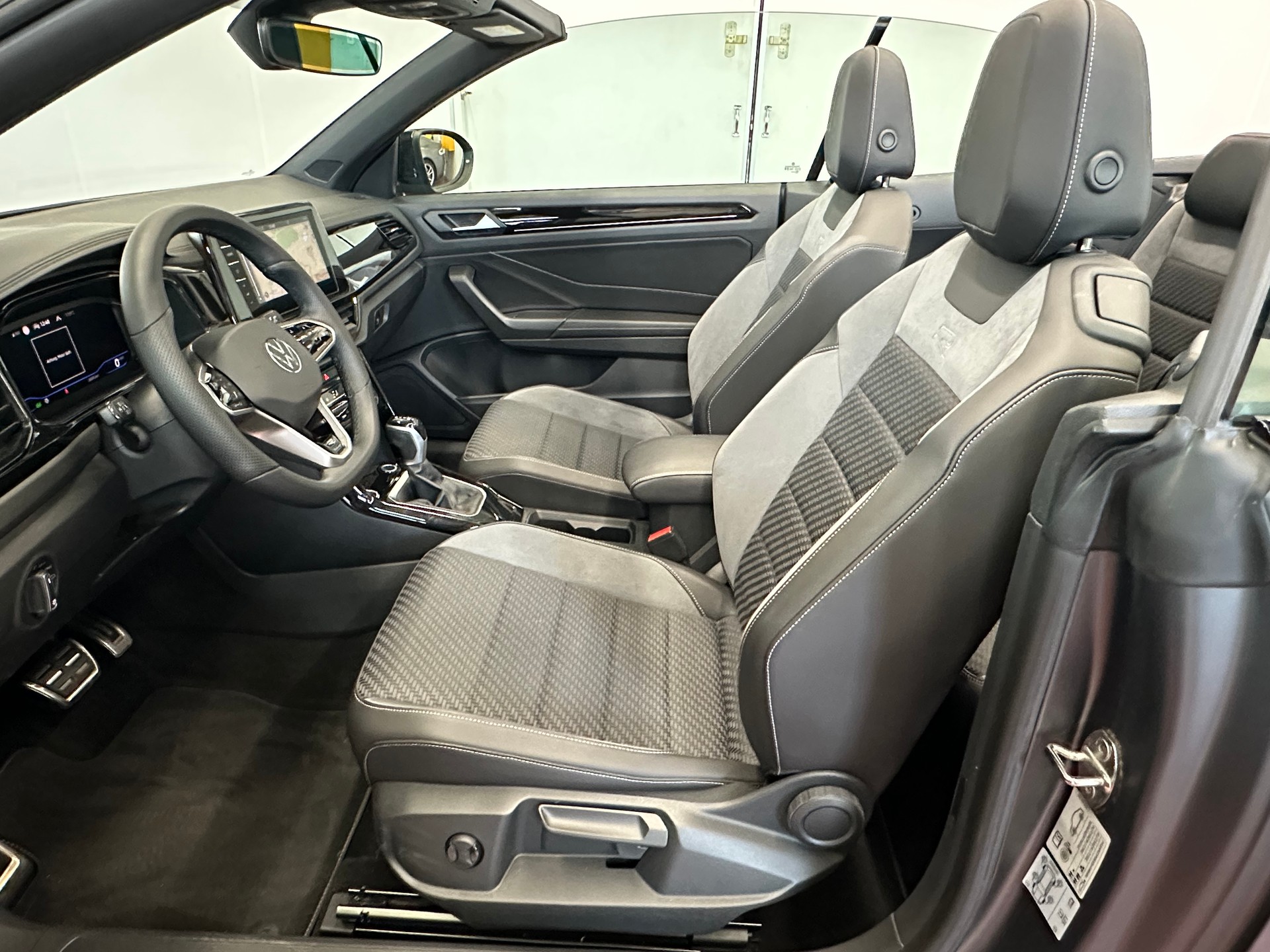 VW T-Roc Cabriolet 1.5 TSI EVO R-Line DSG Edition Grey-image-15