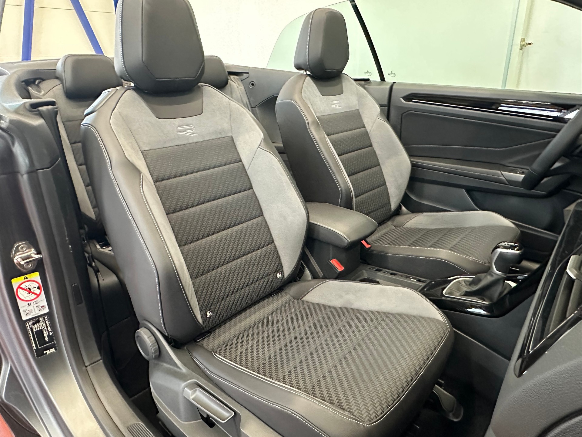 VW T-Roc Cabriolet 1.5 TSI EVO R-Line DSG Edition Grey-image-14