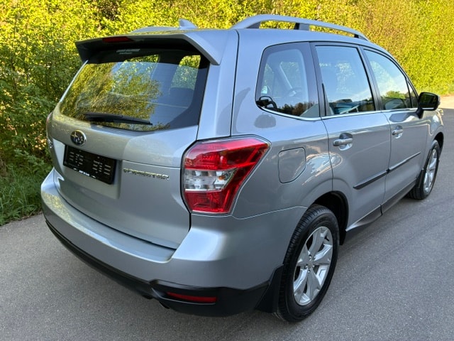 SUBARU Forester 2.0i Advantage Lineartronic-image-4