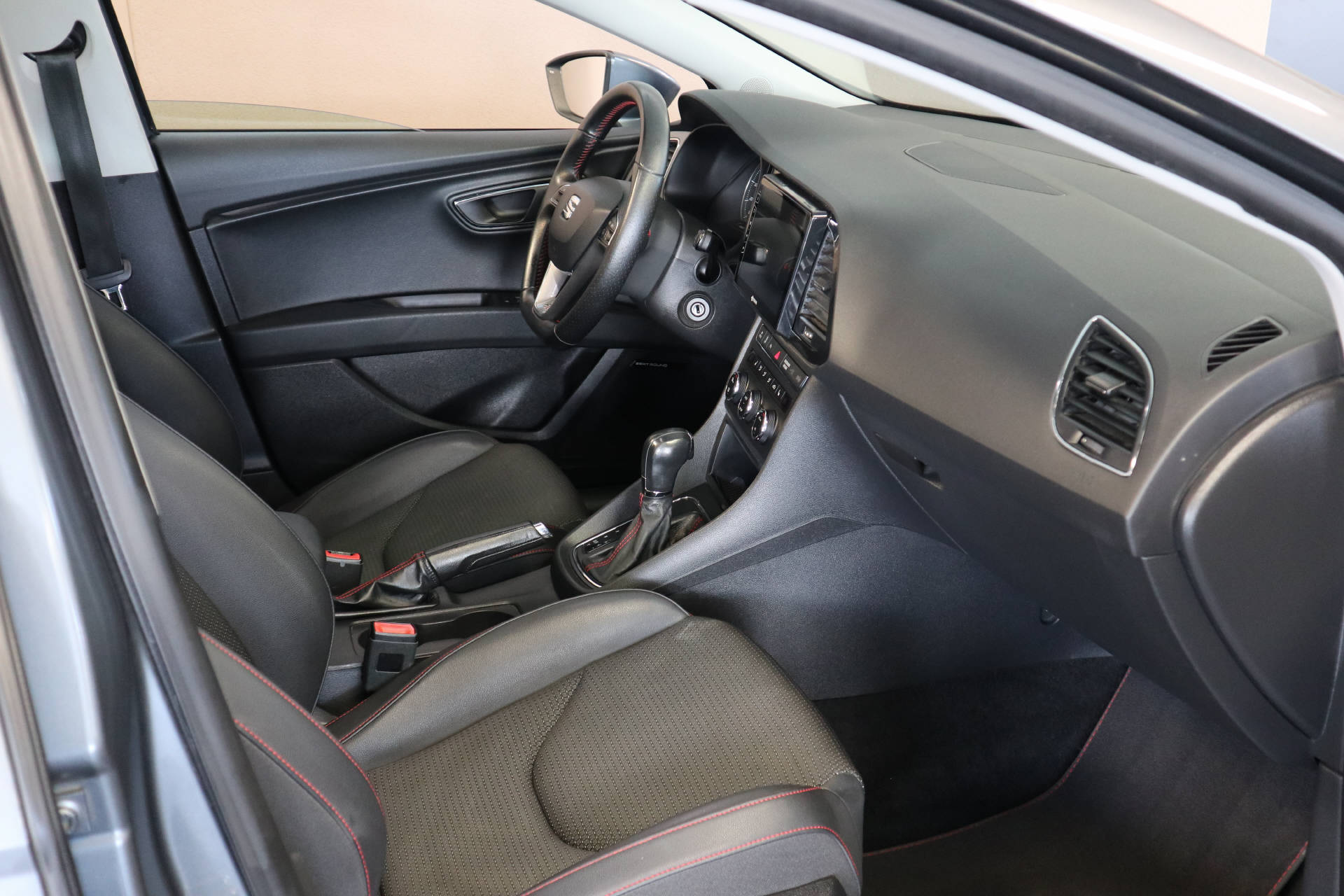 SEAT Leon ST 1.8 TSI FR DSG-image-7