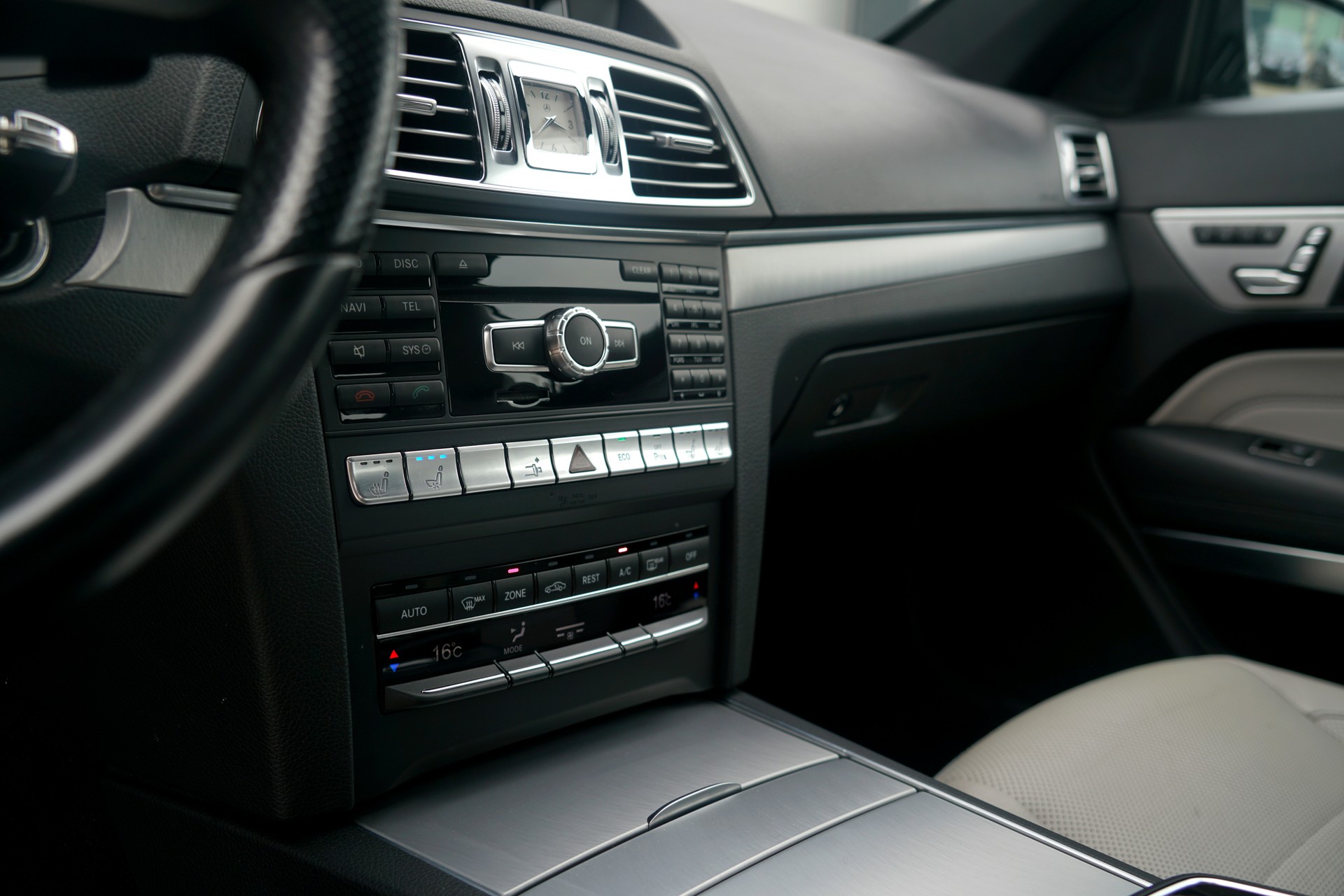 MERCEDES-BENZ E 350 Sport-Paket AMG 4Matic 7G-Tronic (CH)-image-7