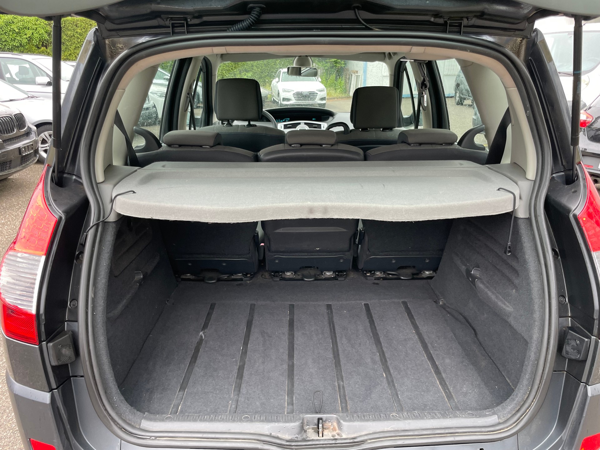 RENAULT Scénic 2.0 16V Dynamique-image-9