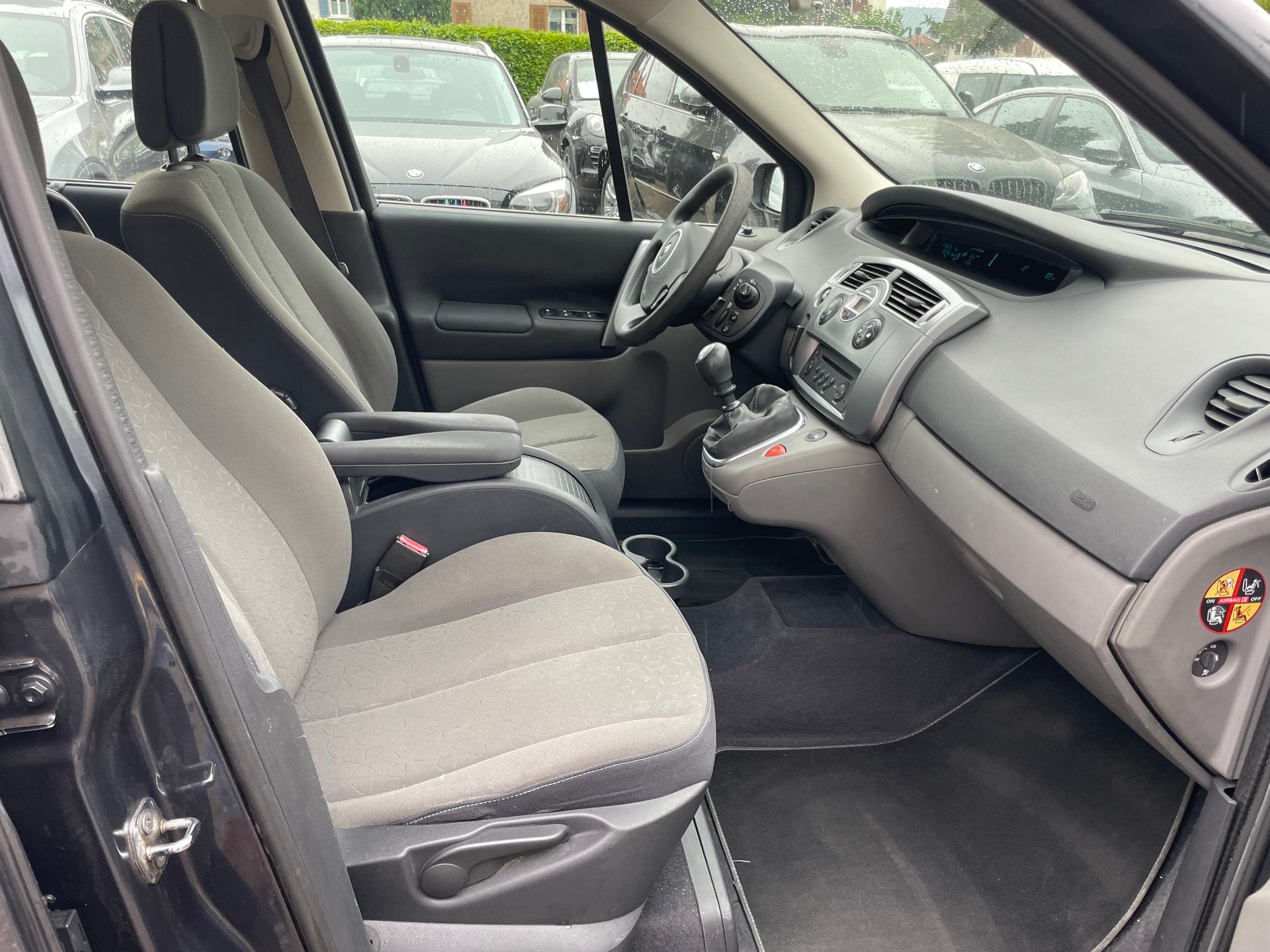 RENAULT Scénic 2.0 16V Dynamique-image-6