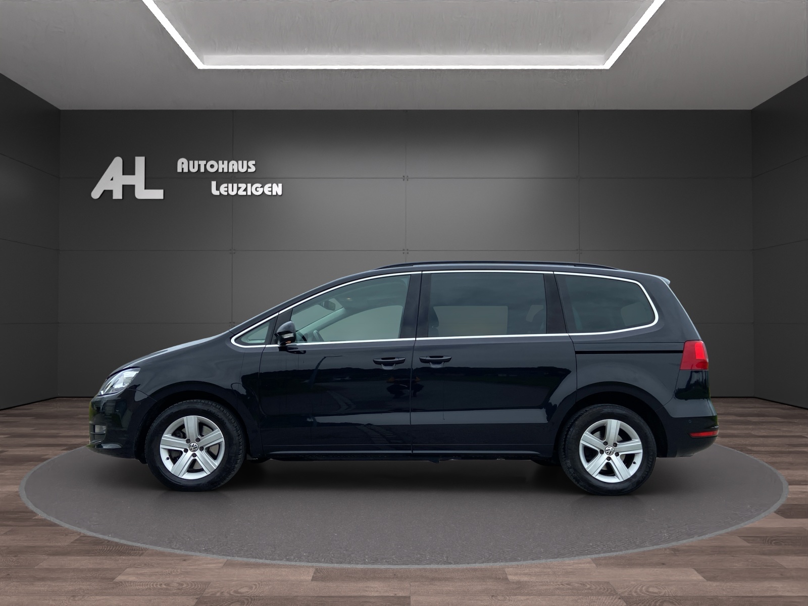 VW Sharan 2.0 TDI BMT Comfortline DSG-image-1