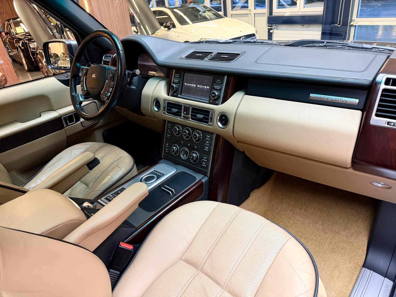 LAND ROVER Range Rover 4.4 TDV8 Vogue-image-15
