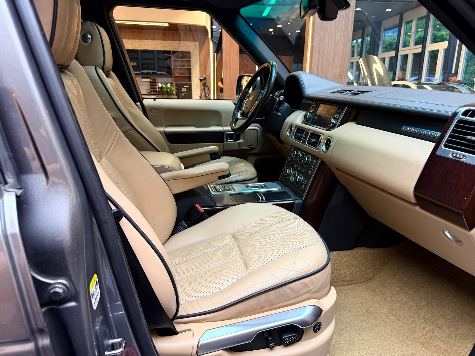LAND ROVER Range Rover 4.4 TDV8 Vogue-image-14