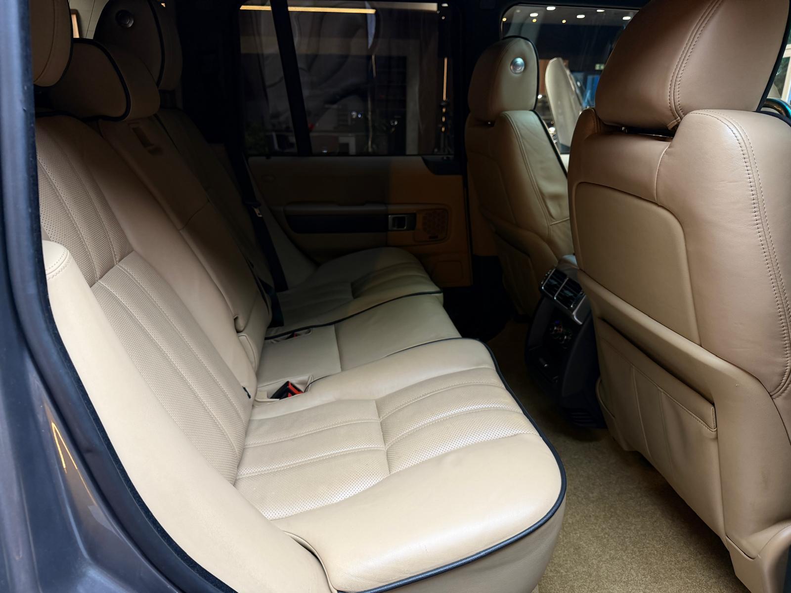 LAND ROVER Range Rover 4.4 TDV8 Vogue-image-16