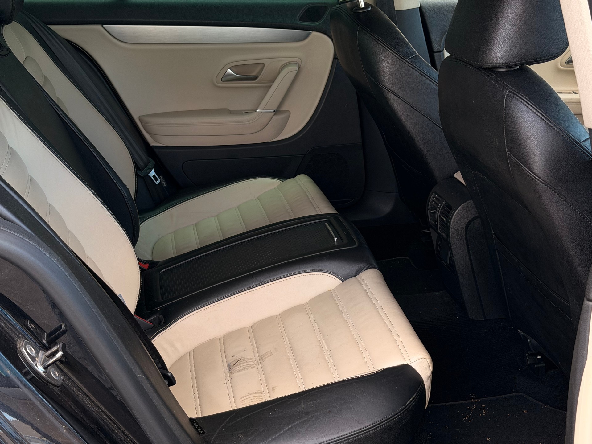 VW Passat CC 2.0 TDI DSG-image-7