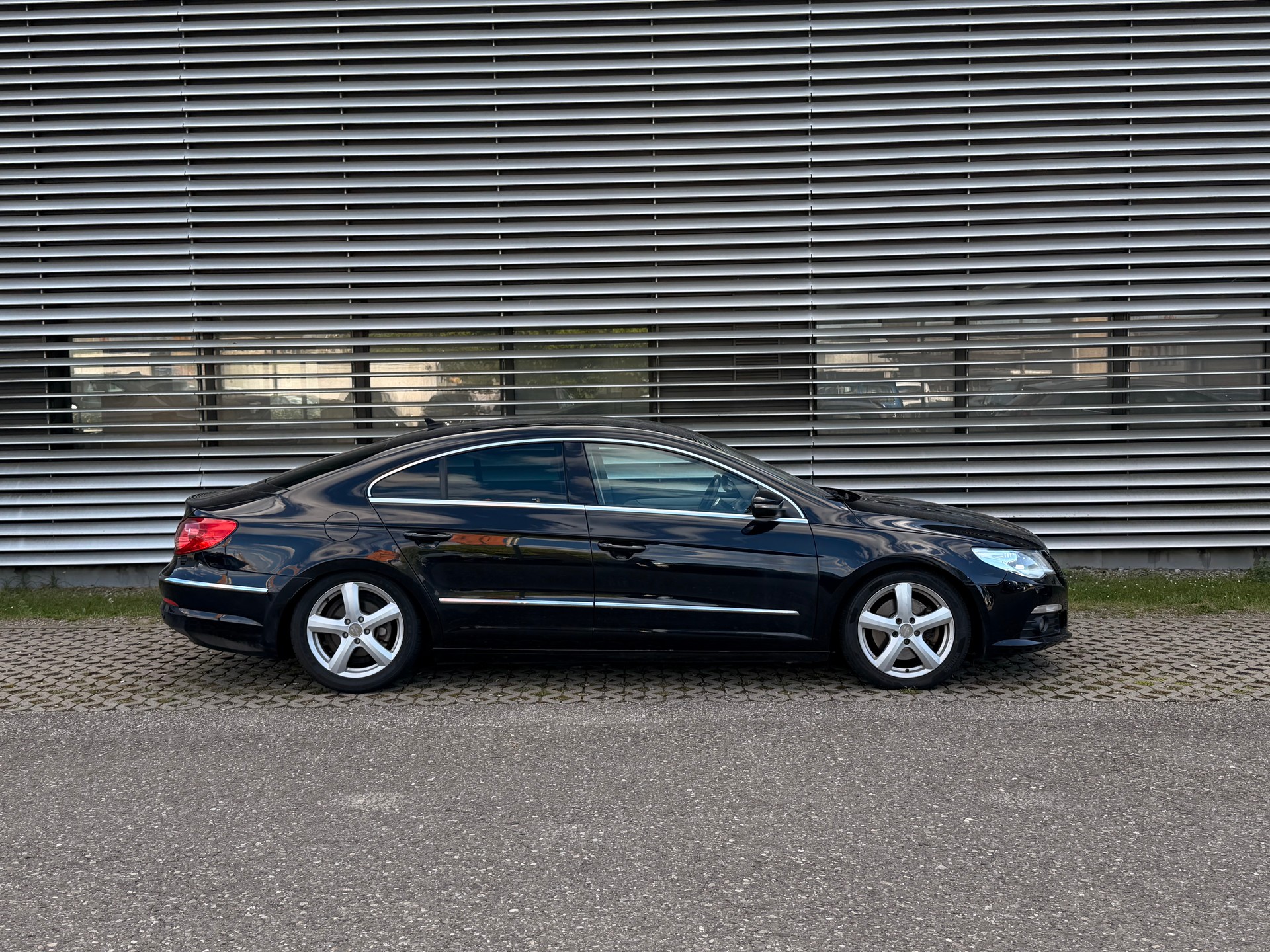 VW Passat CC 2.0 TDI DSG-image-1