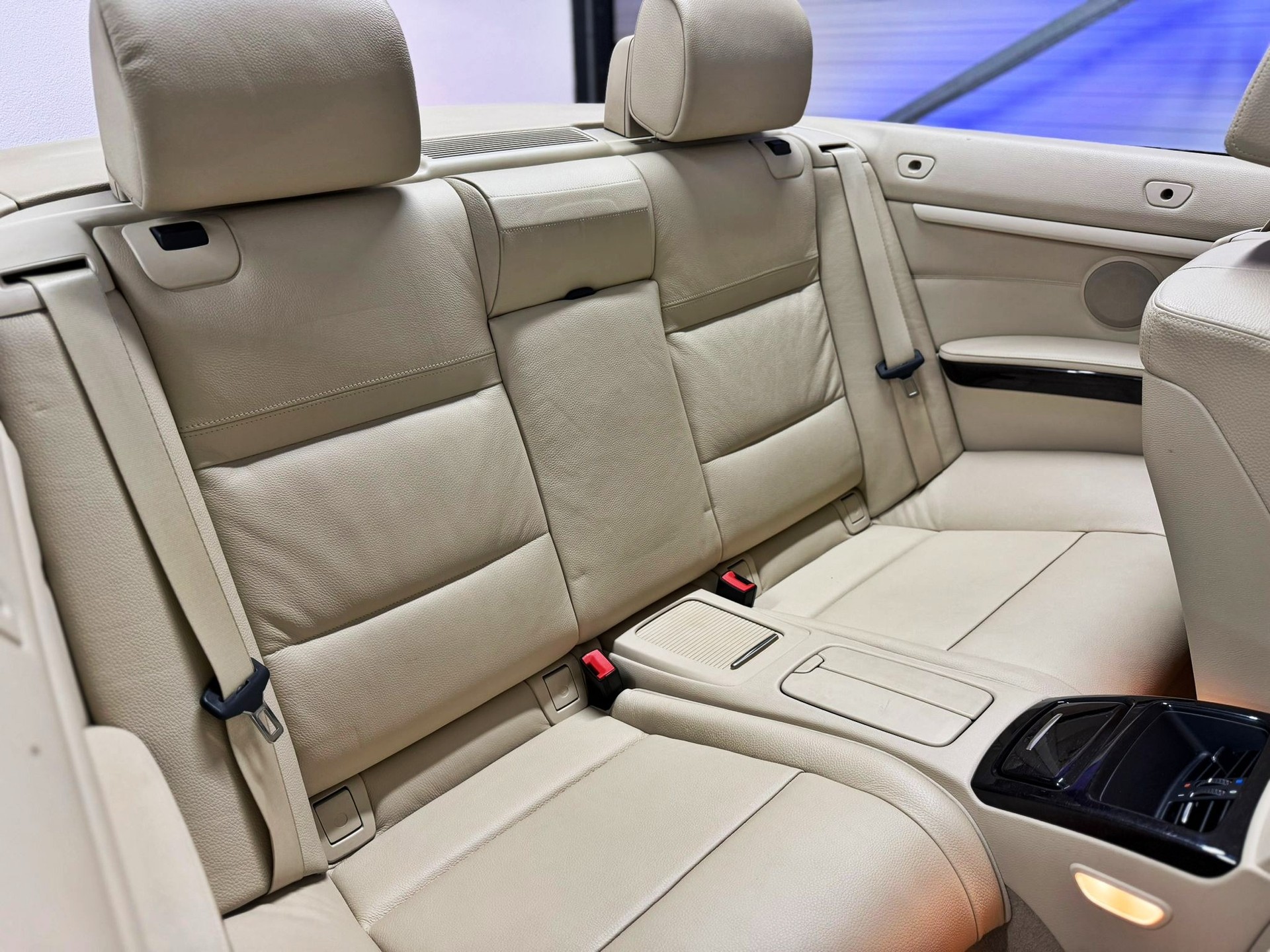 BMW 325i Cabriolet Steptronic-image-18