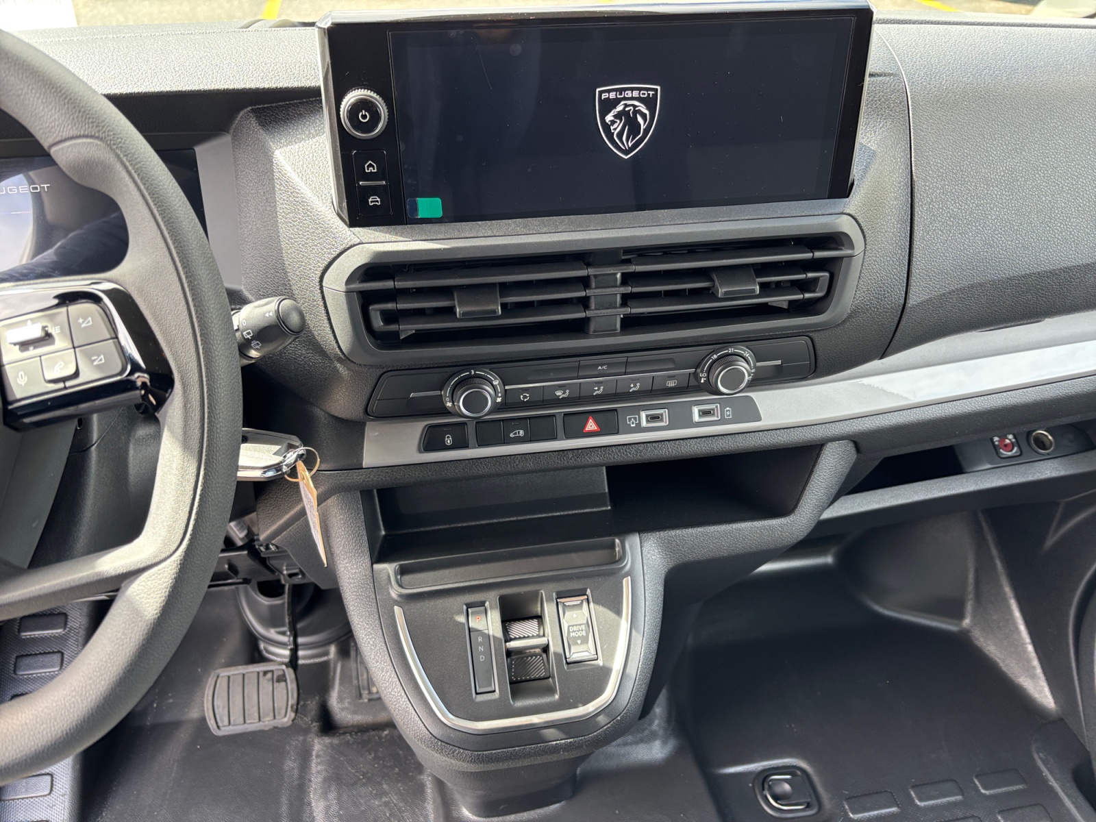 PEUGEOT Expert 2.2 BlueHDi 150 S&S Long EAT8-image-10
