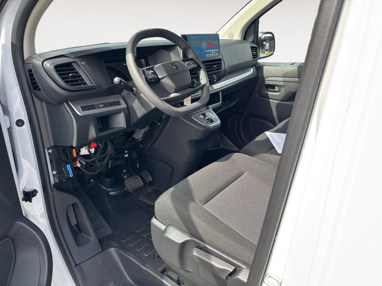 PEUGEOT Expert 2.2 BlueHDi 150 S&S Long EAT8-image-6