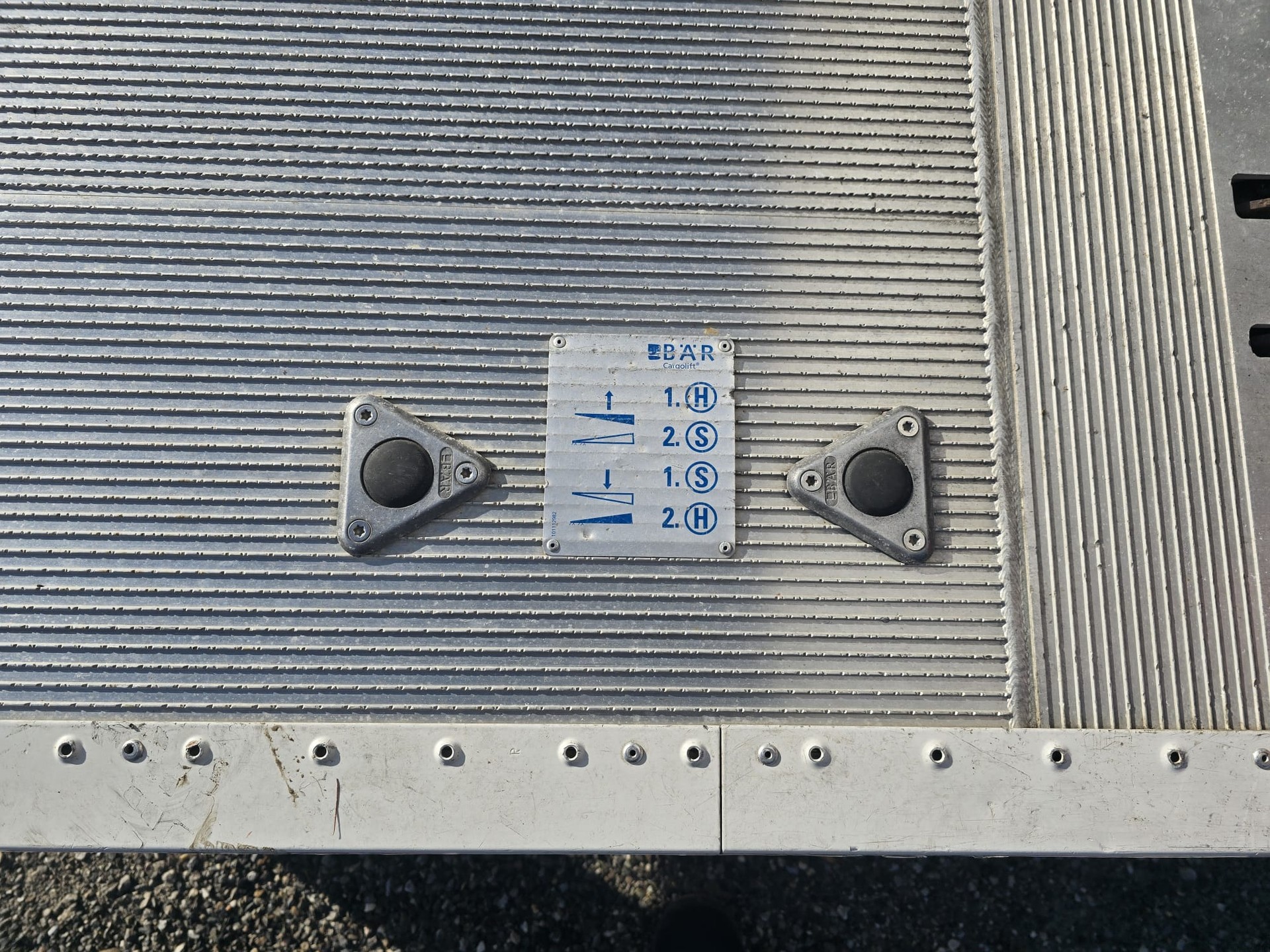 VW VW Crafter Fahrgestell Einzelkabine mit Kühlkofferaufbau-image-1