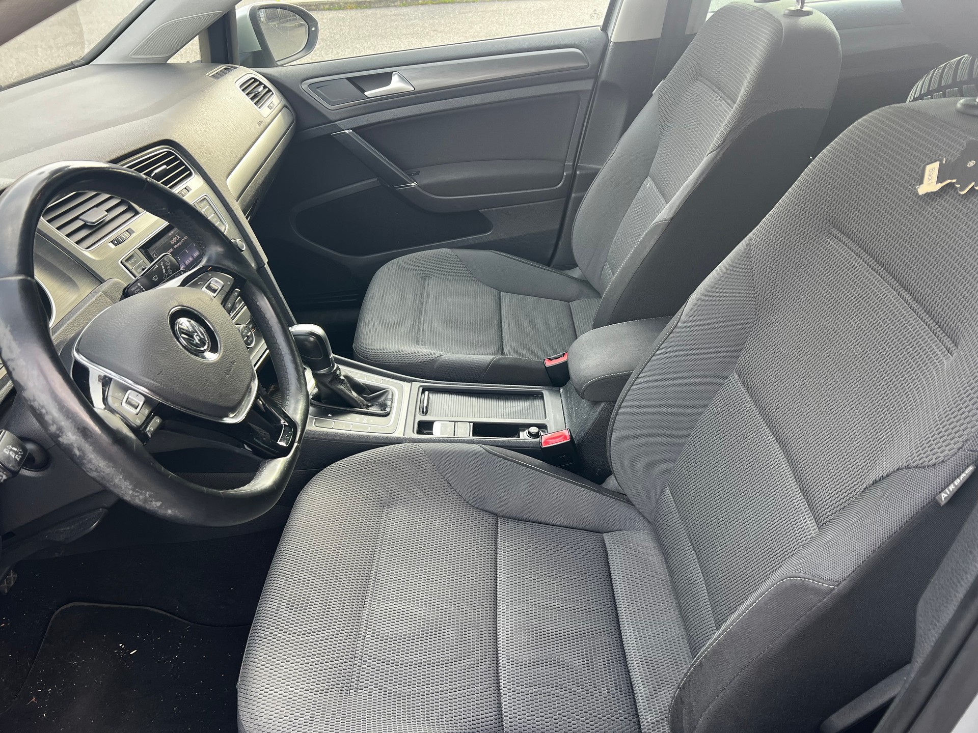 VW Golf 1.2 TSI Trendline DSG-image-8