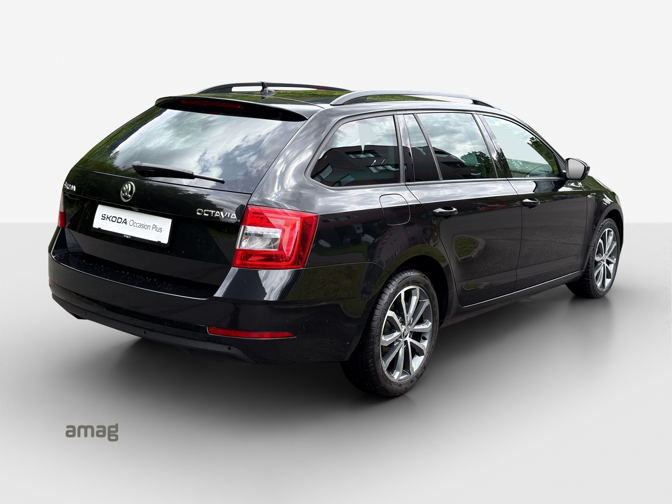 SKODA Octavia Combi 1.5 TSI Soleil DSG-image-4