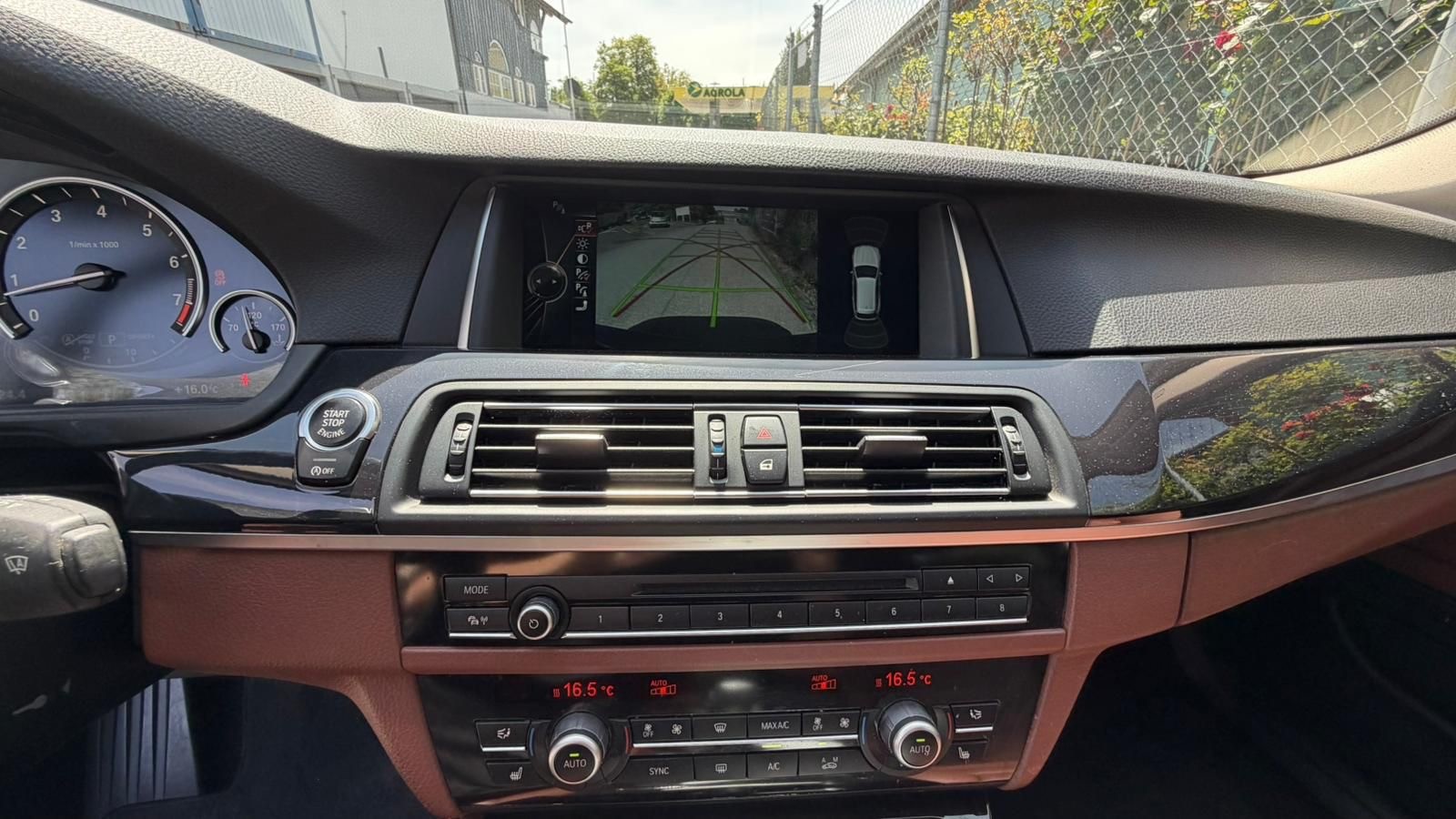 BMW 535i Touring xDrive Steptronic-image-24