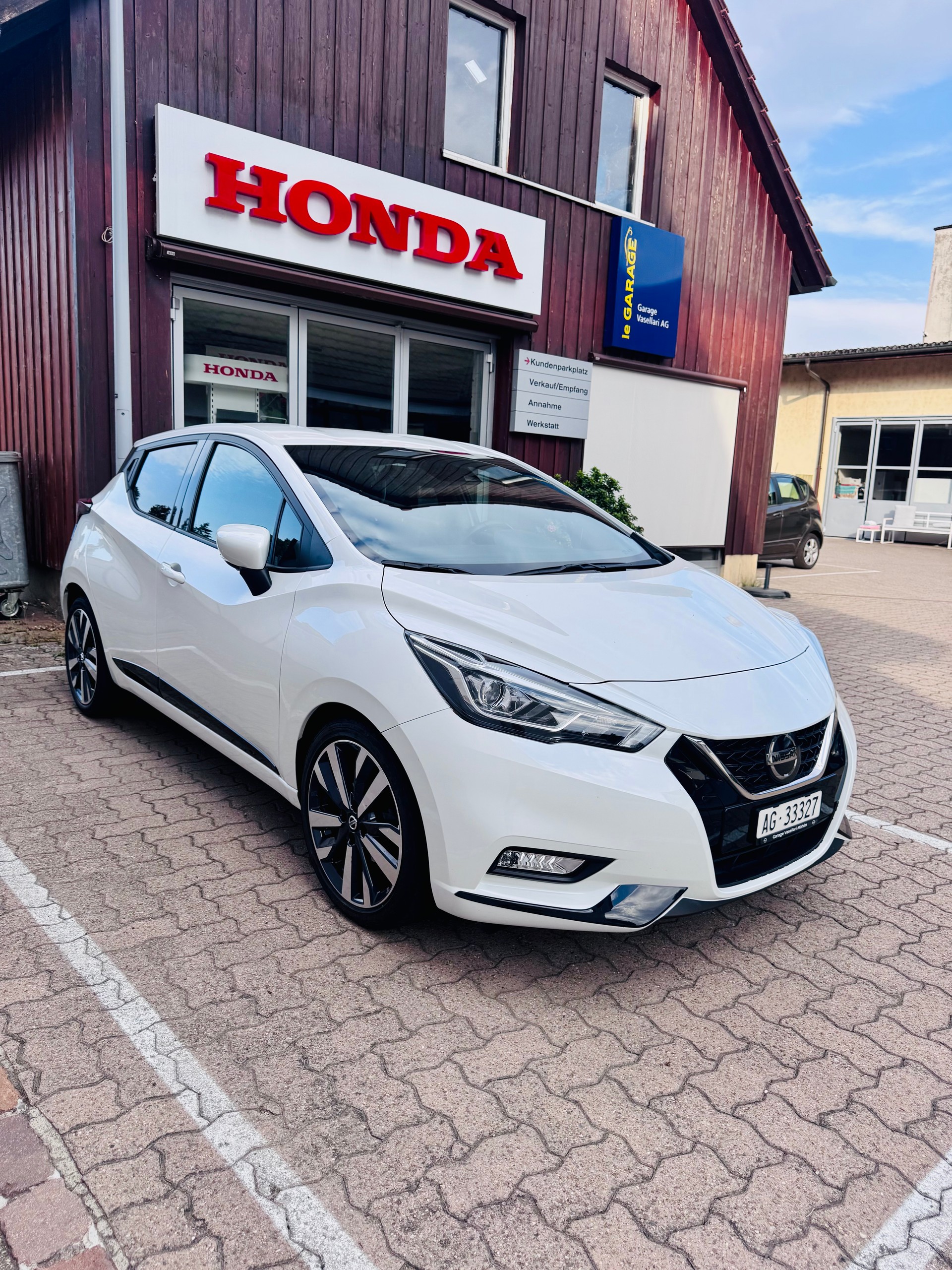 NISSAN Micra IG-T100 Xtronic Tekna AVM + LED