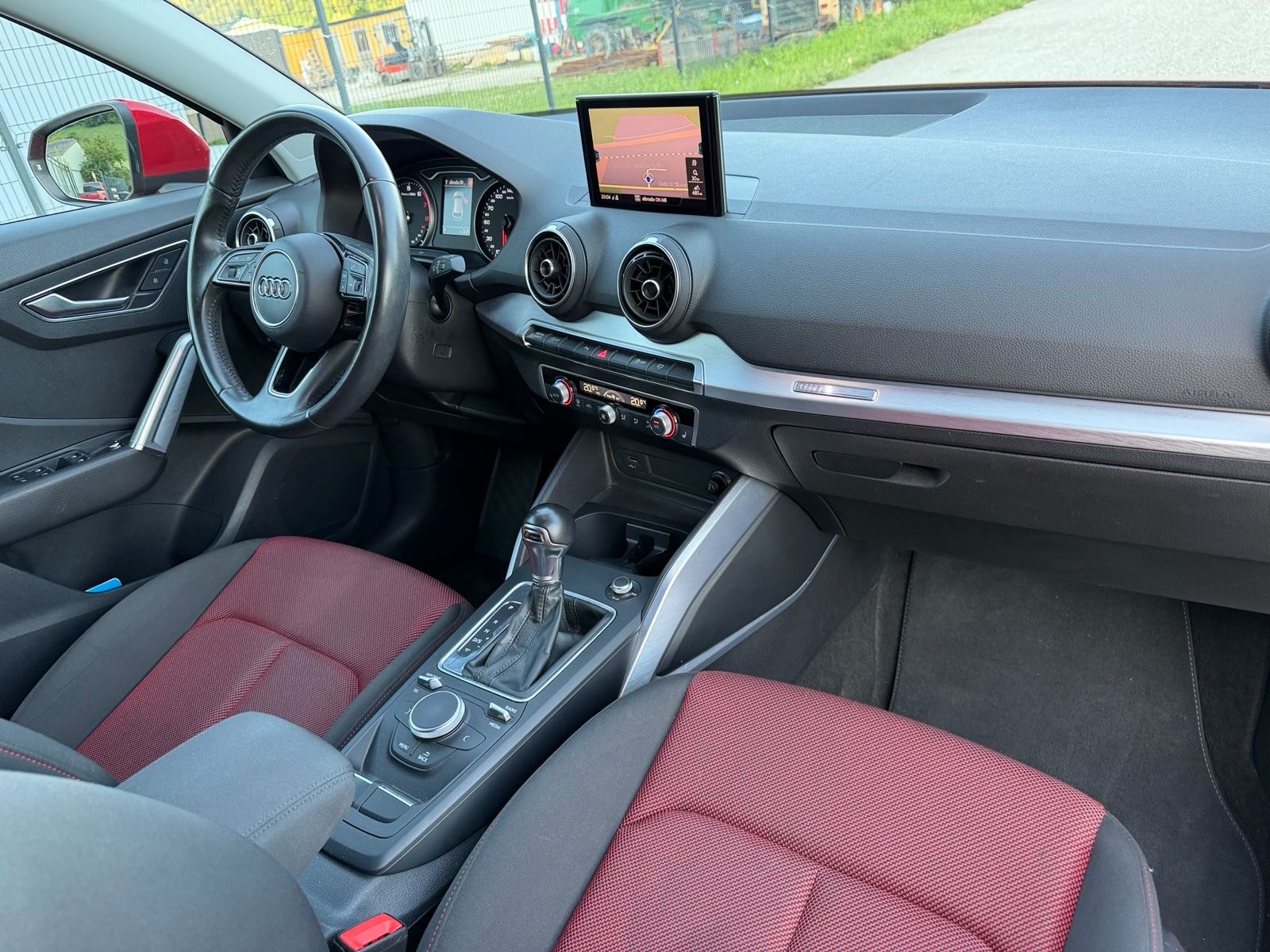 AUDI Q2 1.4 TFSI sport S-tronic-image-6