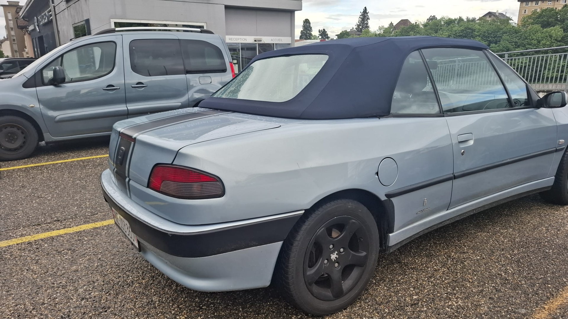 PEUGEOT 1.8 16V Suisse-image-2