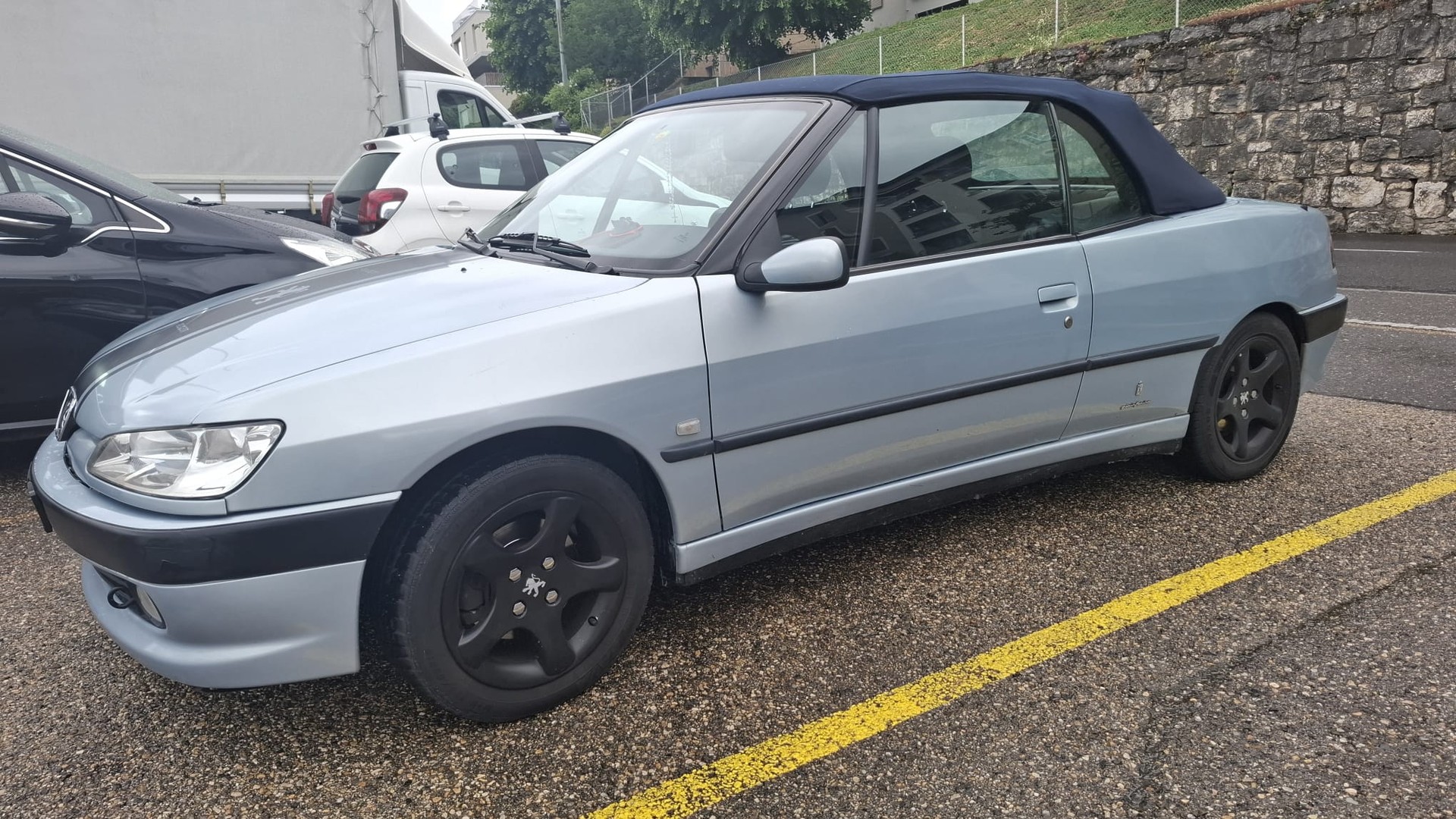 PEUGEOT 1.8 16V Suisse-image-1