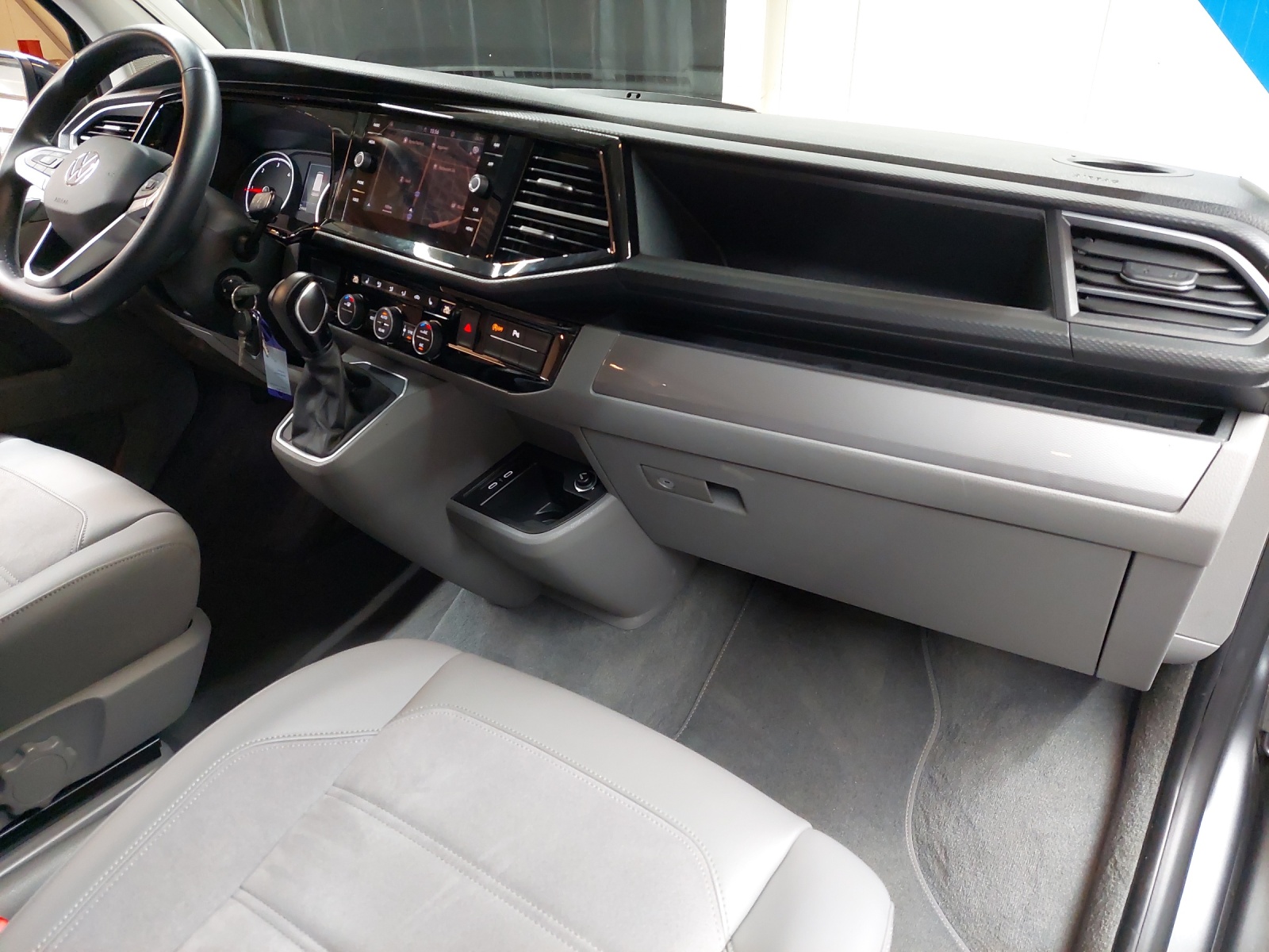 VW T6.1 California 2.0 Bi-TDI Ocean Edition Liberty 4Motion DSG-image-12