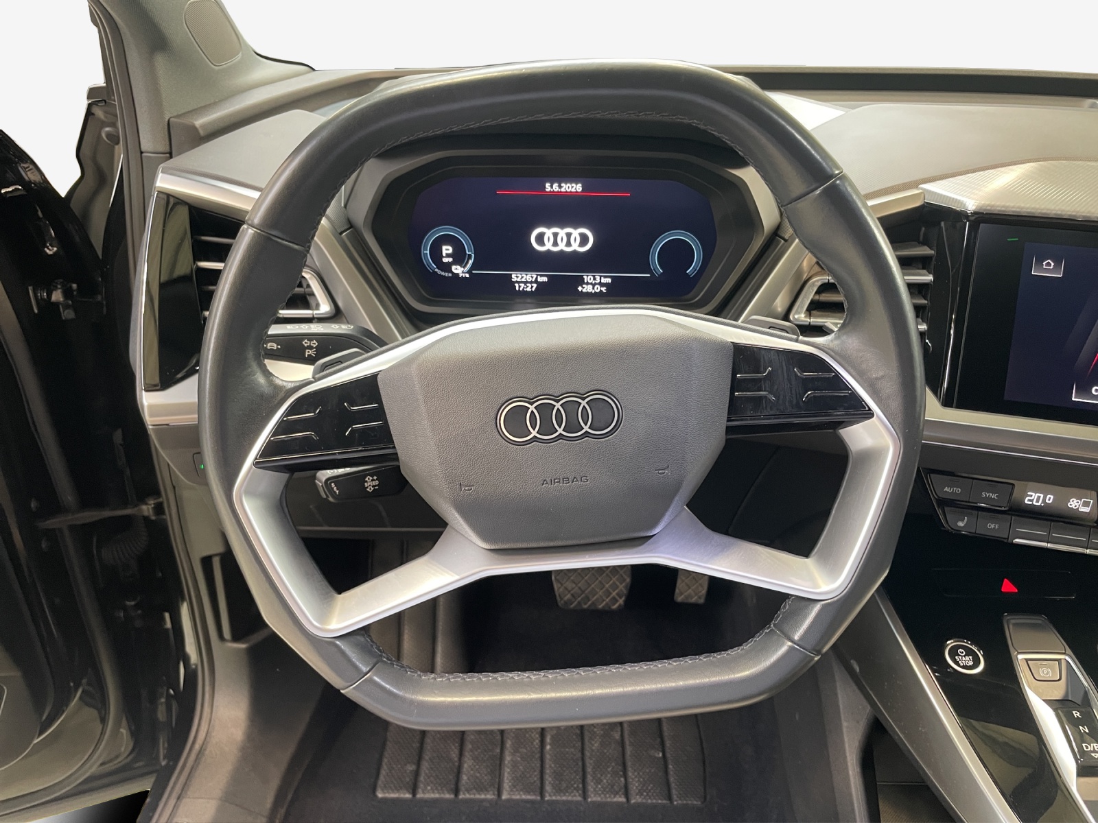 AUDI Q4 e-tron 50 quattro-image-10