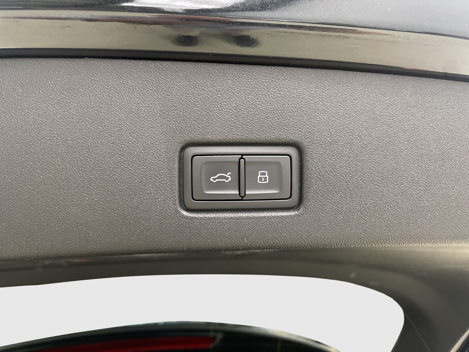AUDI Q4 e-tron 50 quattro-image-14