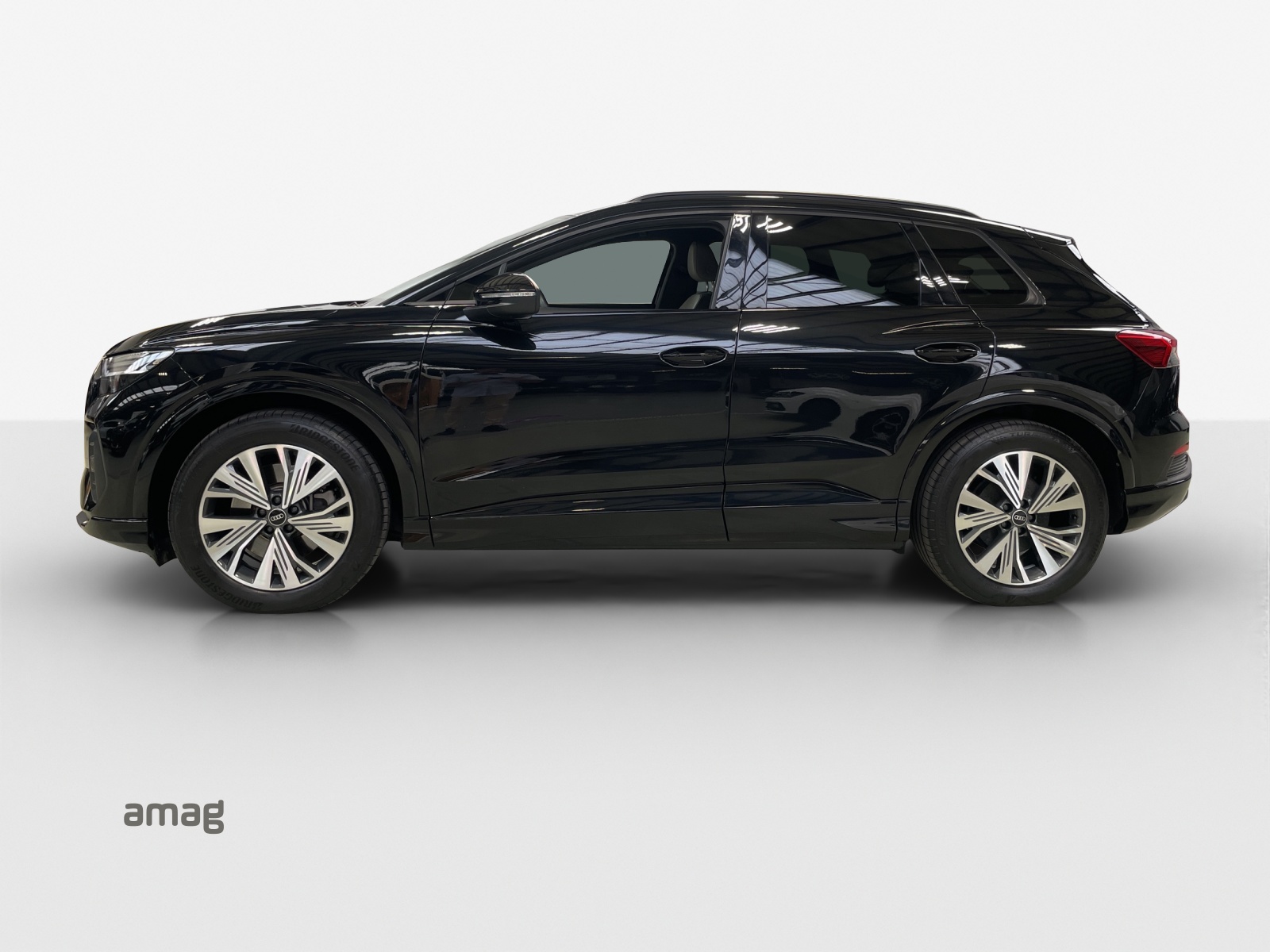 AUDI Q4 e-tron 50 quattro-image-2