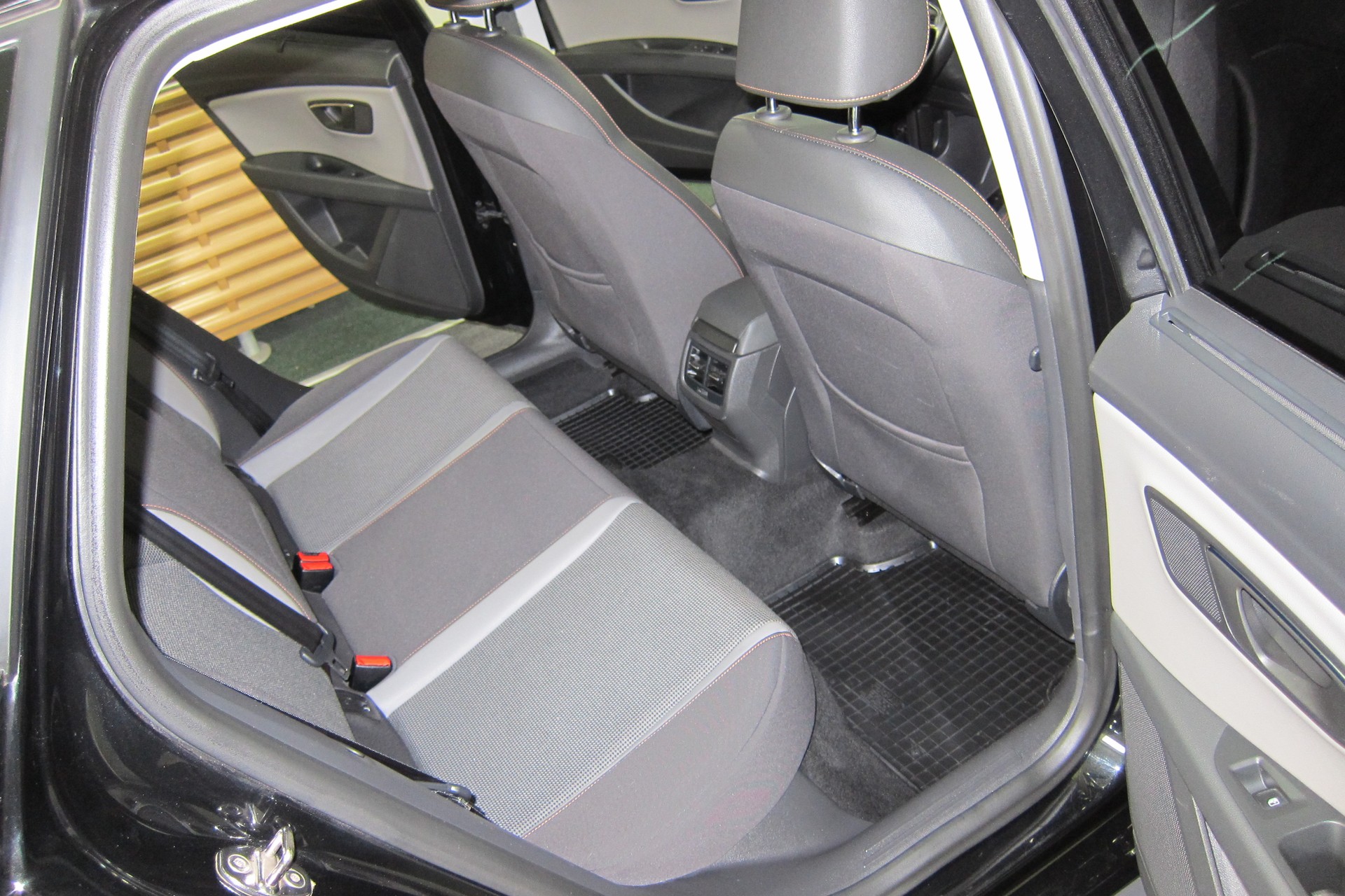 SEAT Leon ST 2.0 TDI CR X-Perience 4Drive DSG-image-9