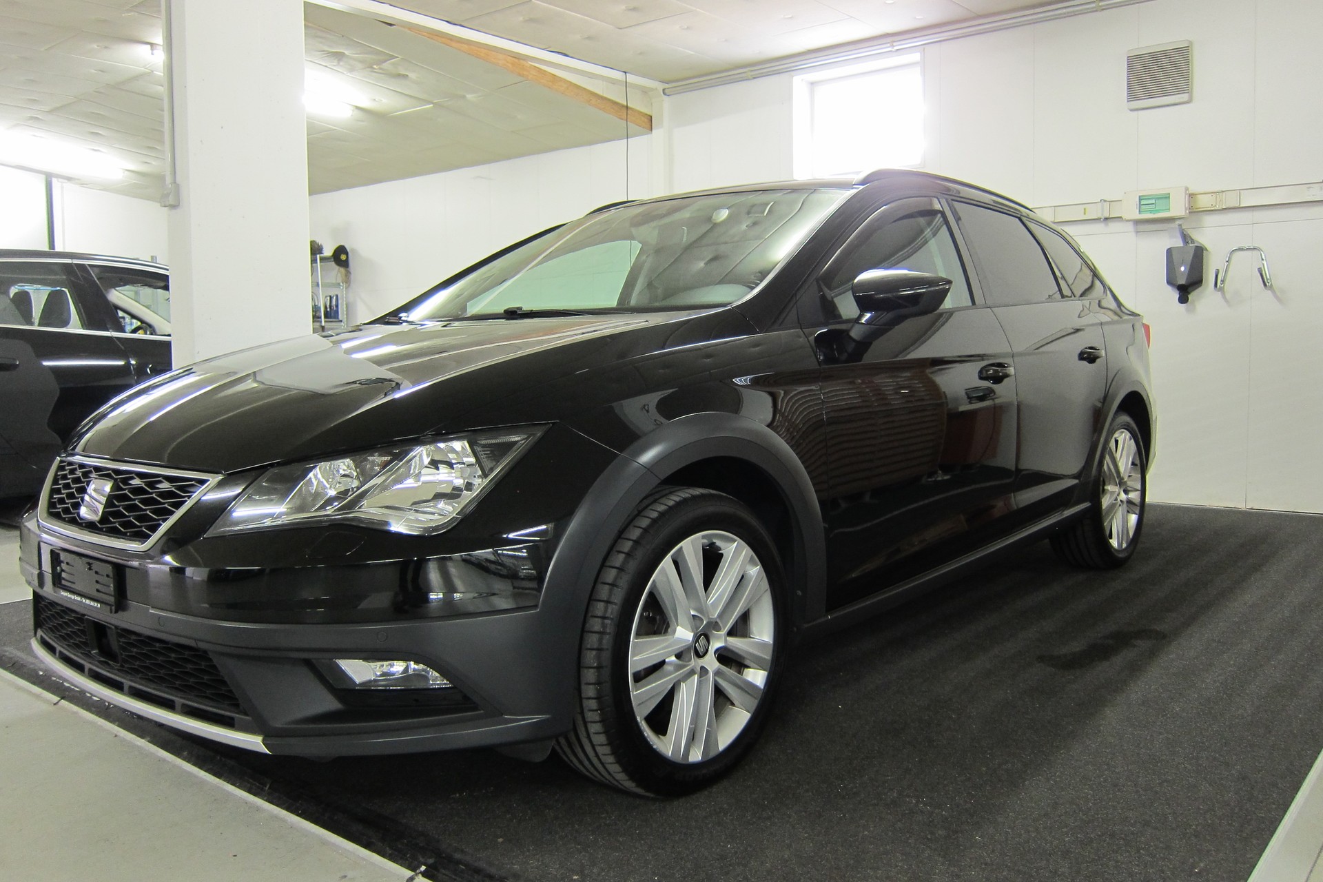 SEAT Leon ST 2.0 TDI CR X-Perience 4Drive DSG-image-2