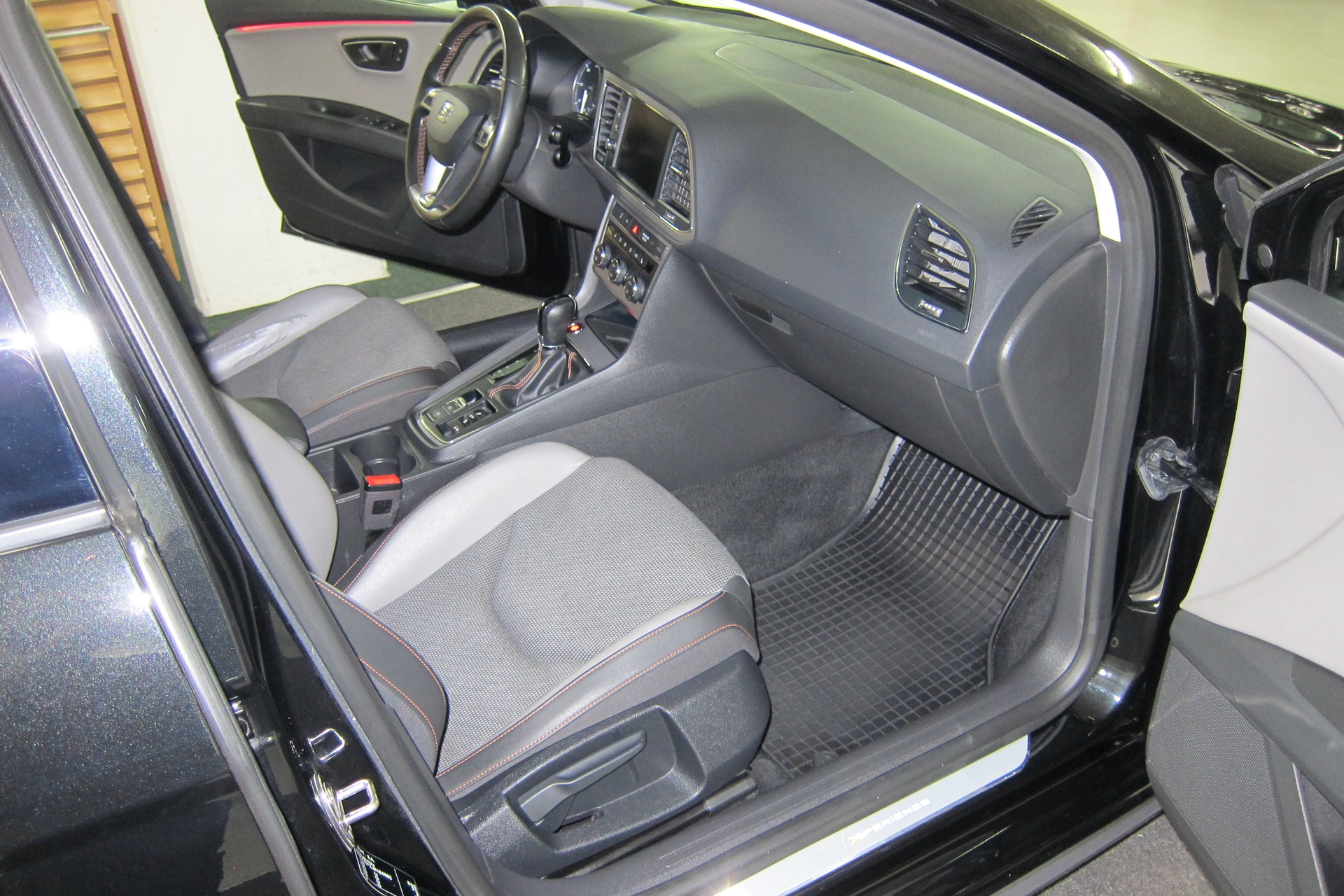 SEAT Leon ST 2.0 TDI CR X-Perience 4Drive DSG-image-10