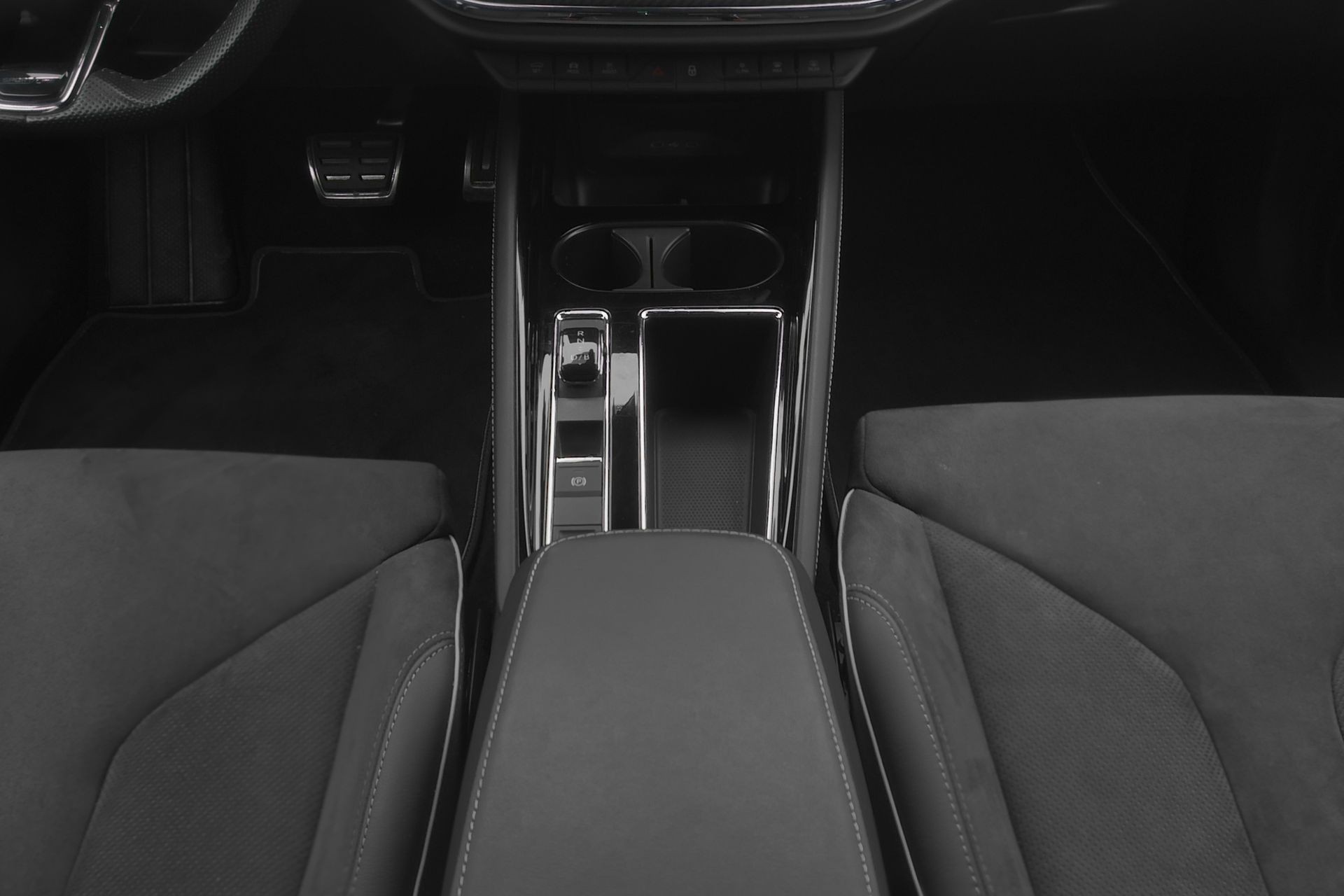 SKODA Enyaq iV 80x SportLine-image-11